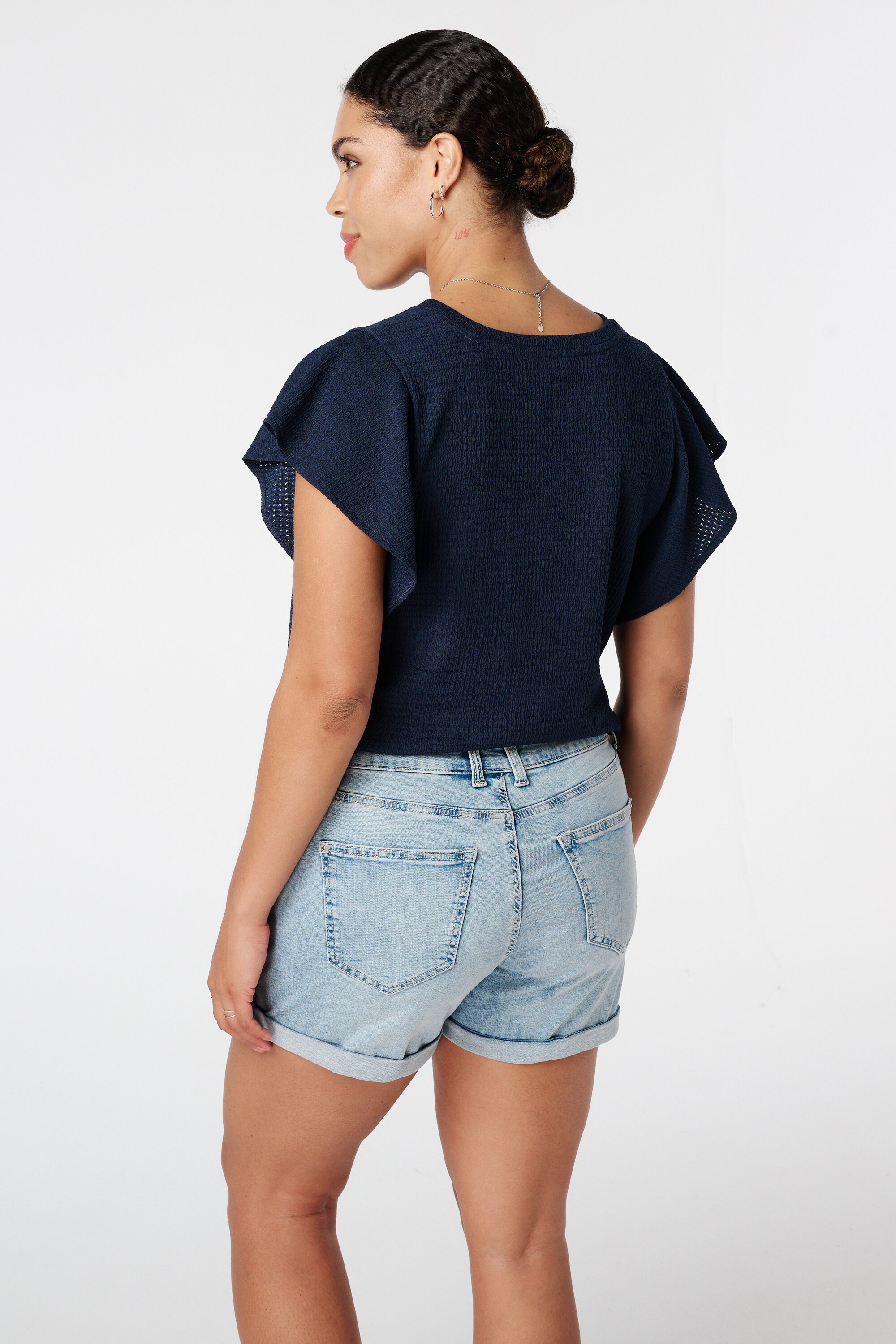Denim shorts met stretch image number 3