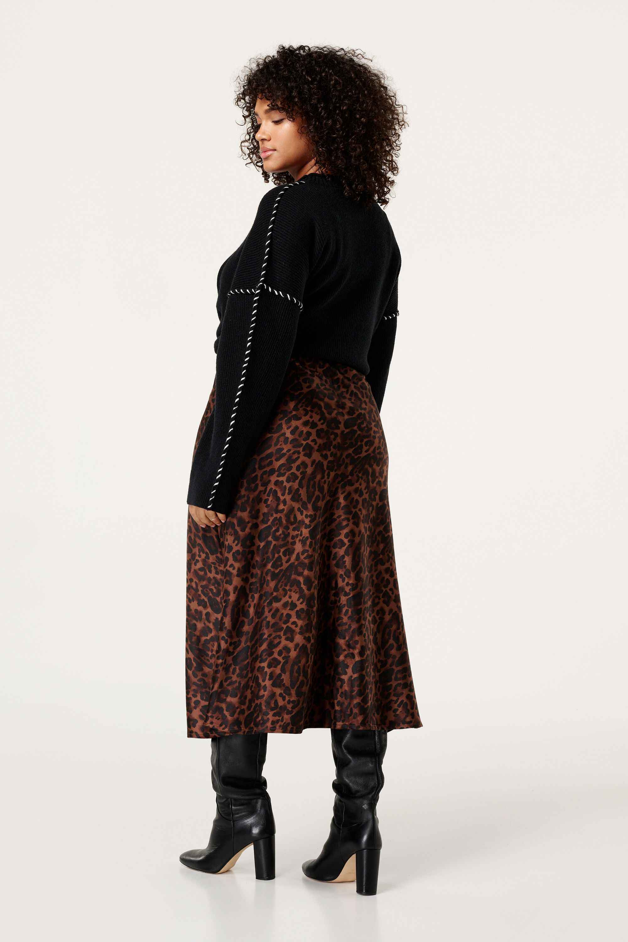 Midi rok met luipaardprint image number 3