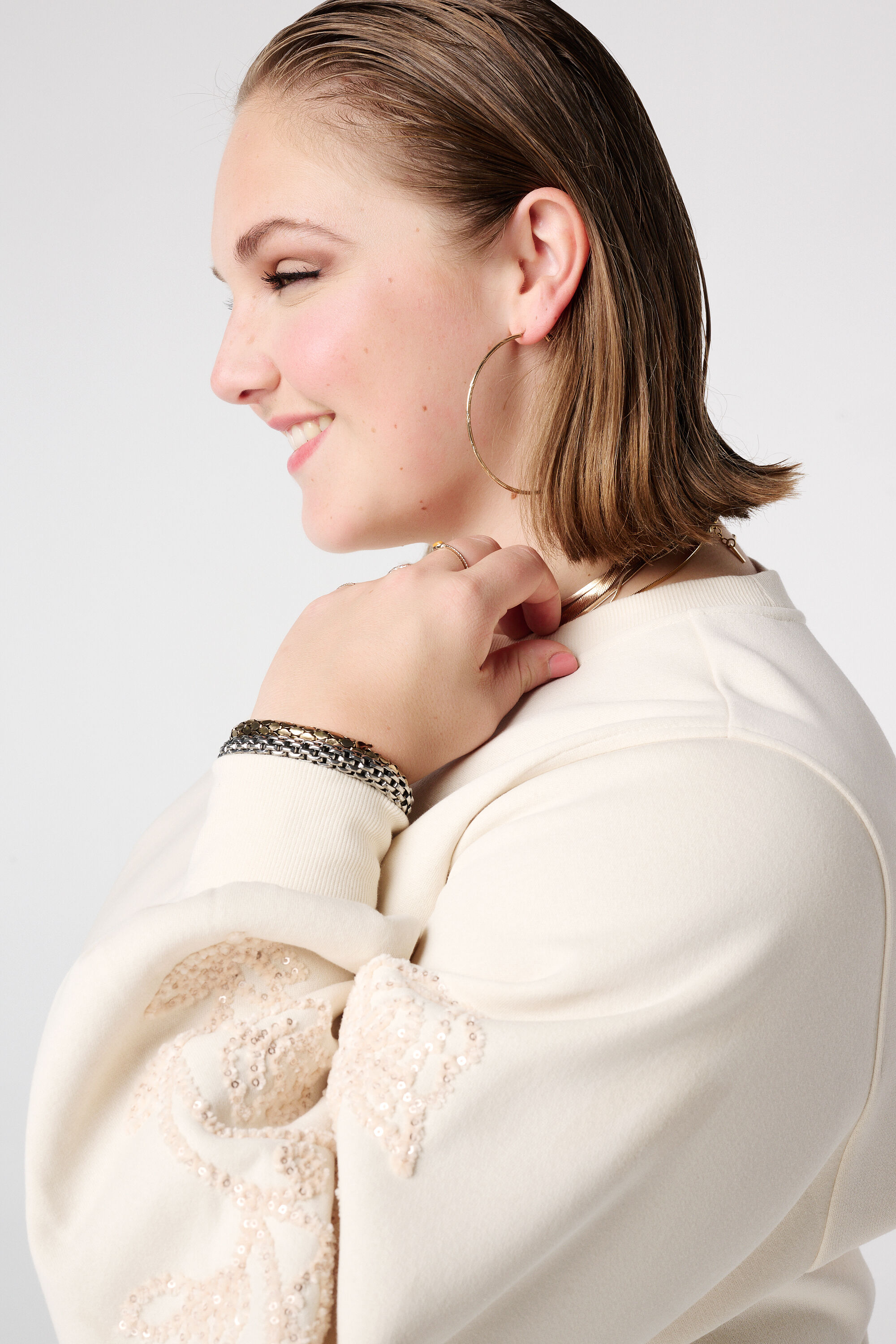 Trui met zachte embroidery op de mouwen image number 4