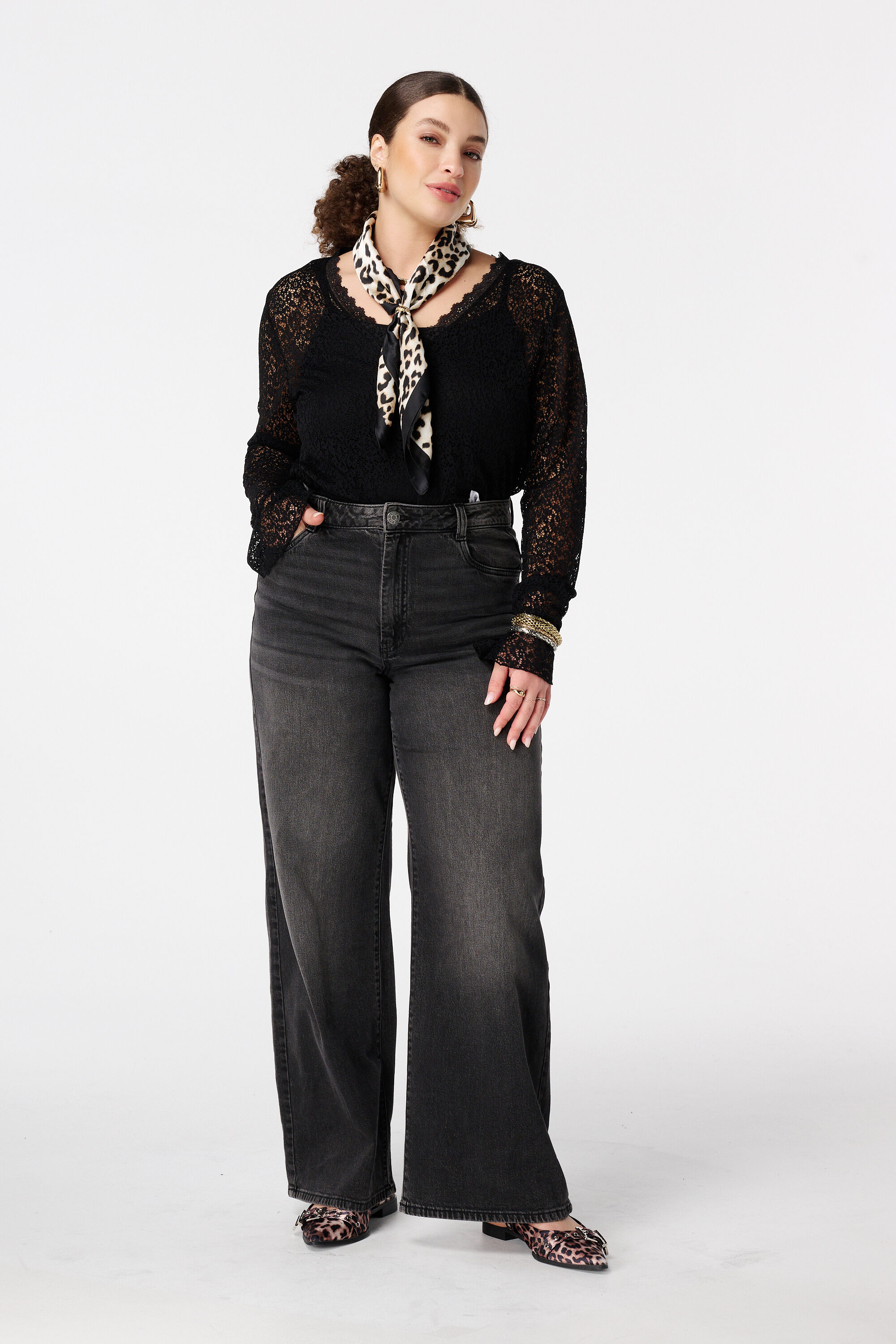 Kanten top met trompetmouwen image number 5