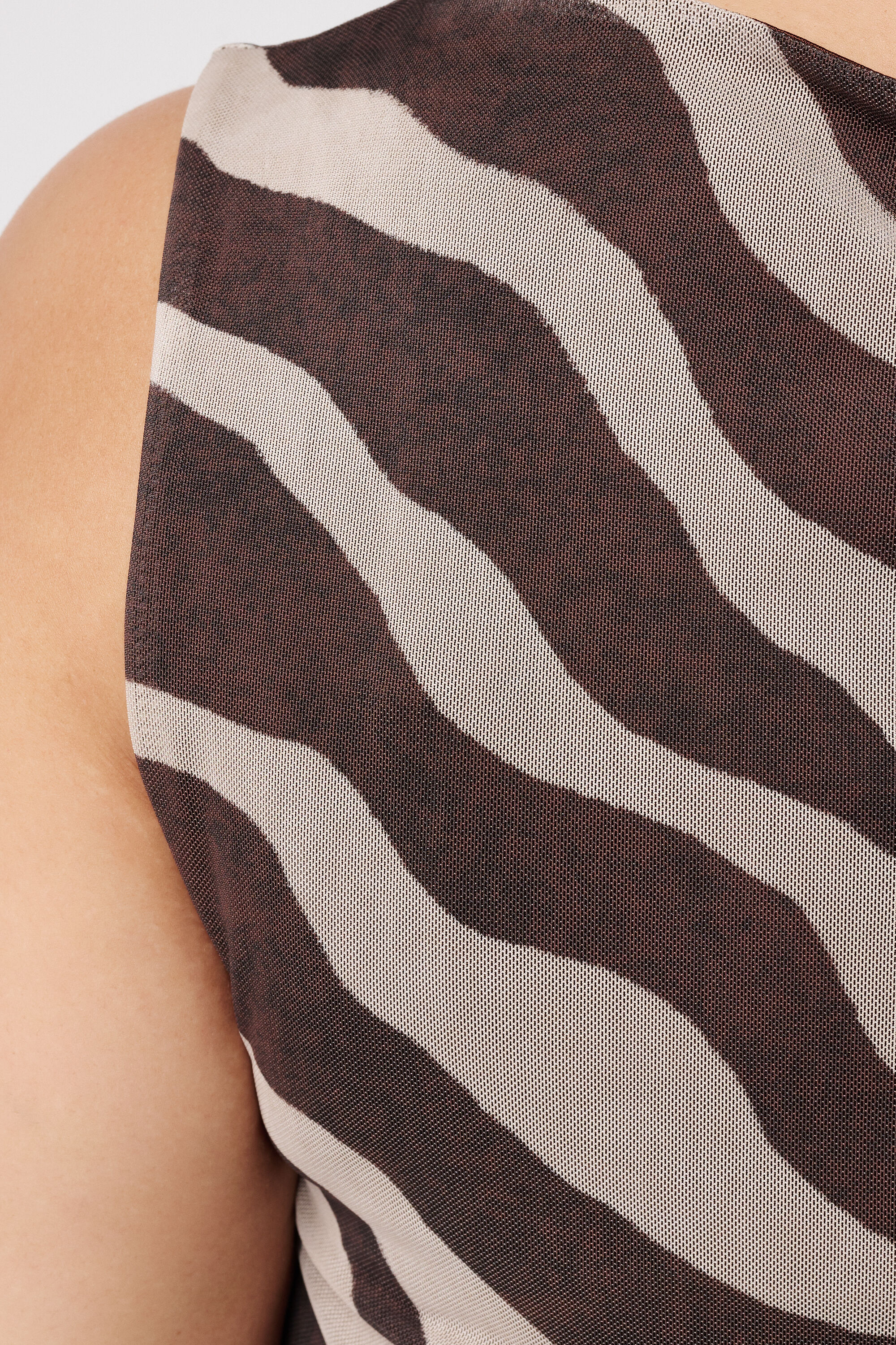 Mesh top met print image number 6