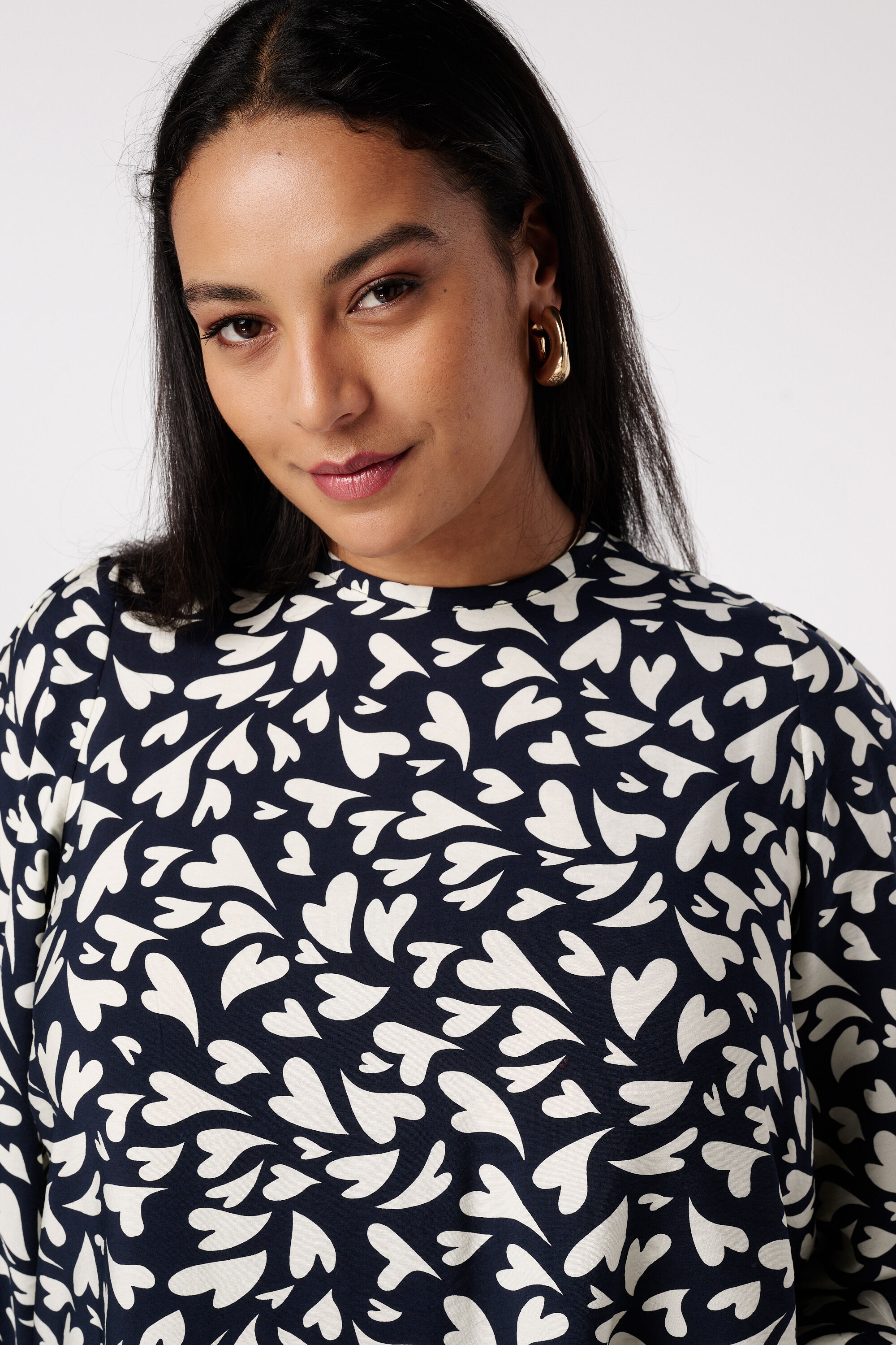 Blouse met polkadot en striksluiting image number 4