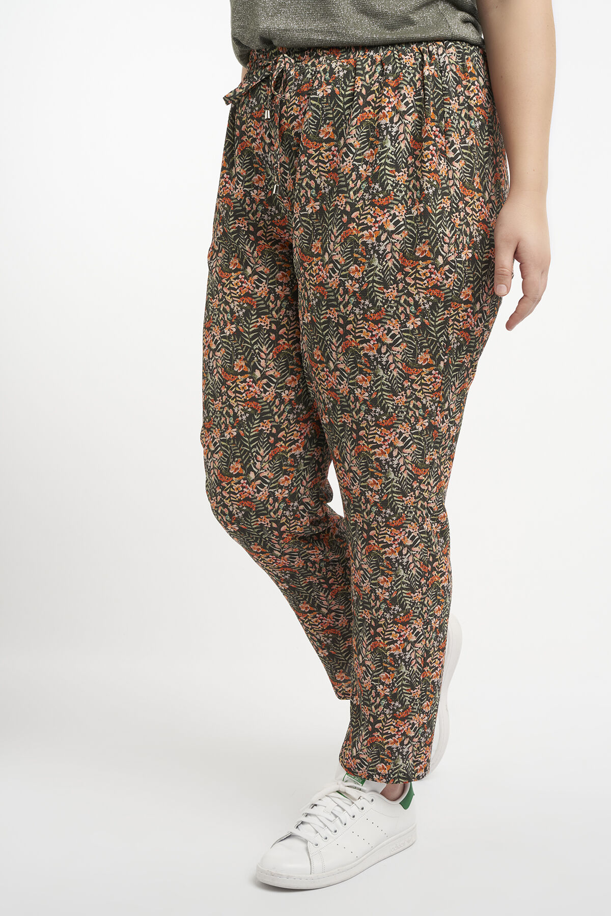 Losvallende broek image number 4