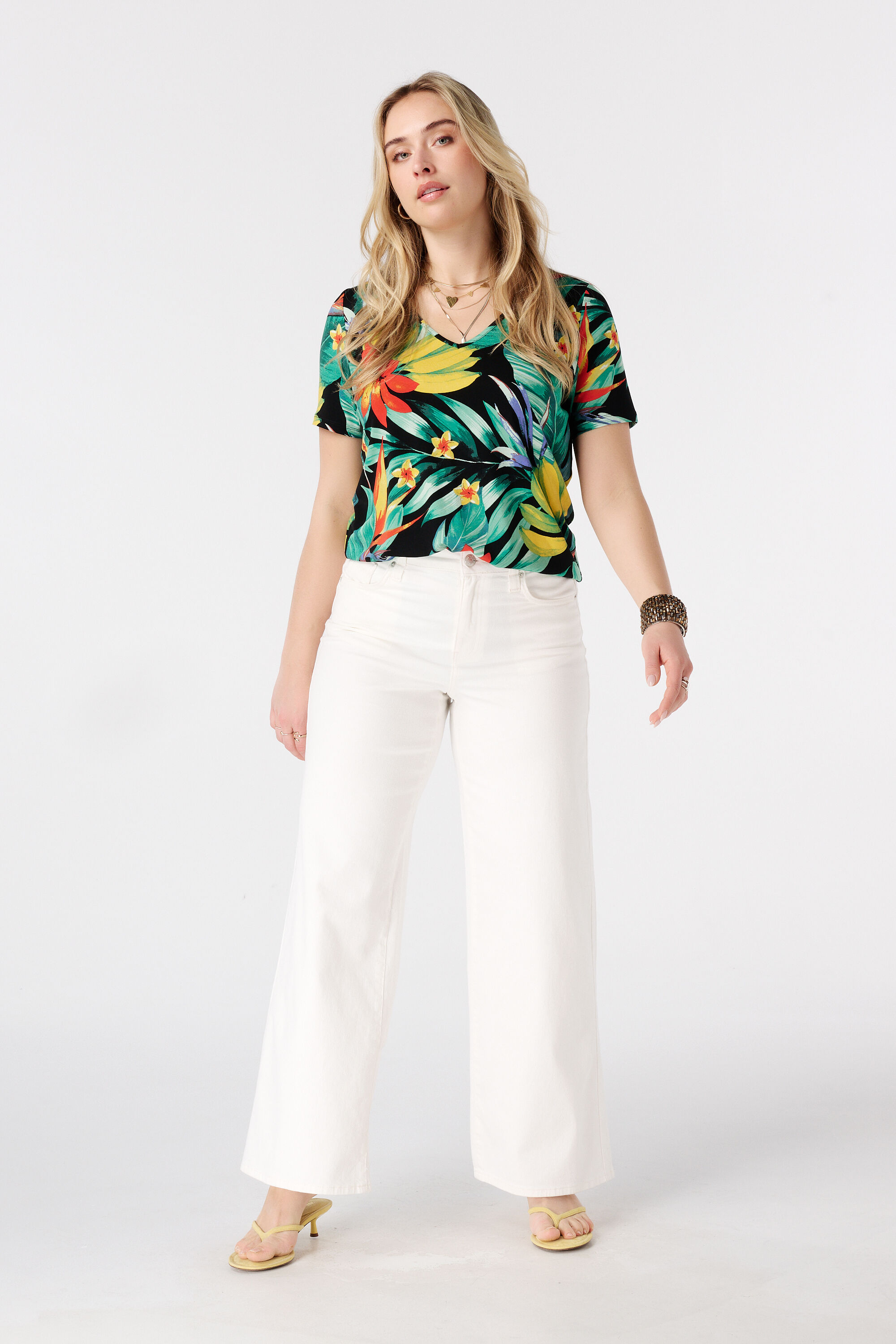 T-shirt met print en v-hals image number 5