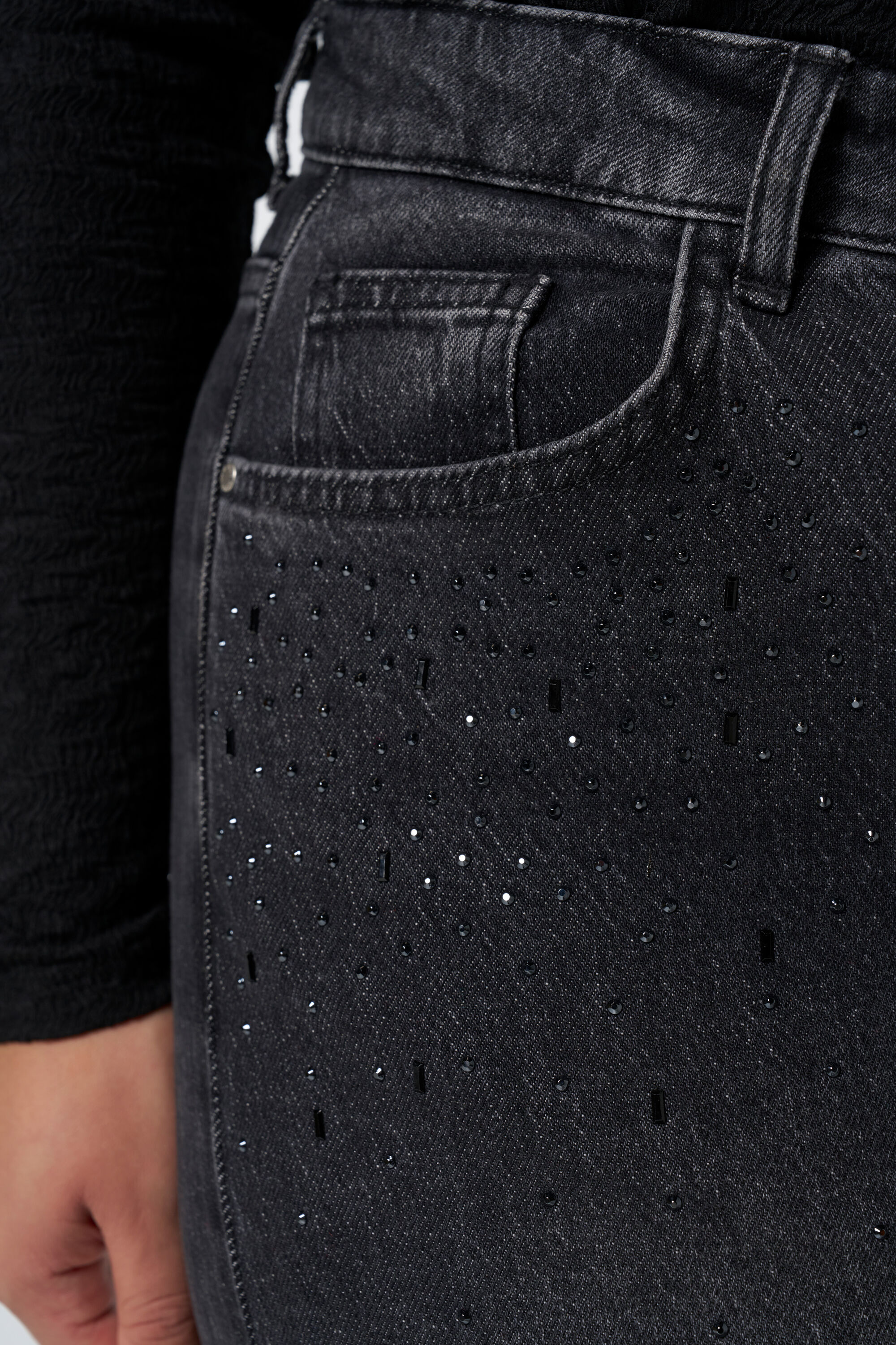 Wide leg jeans met steentjes image number 4