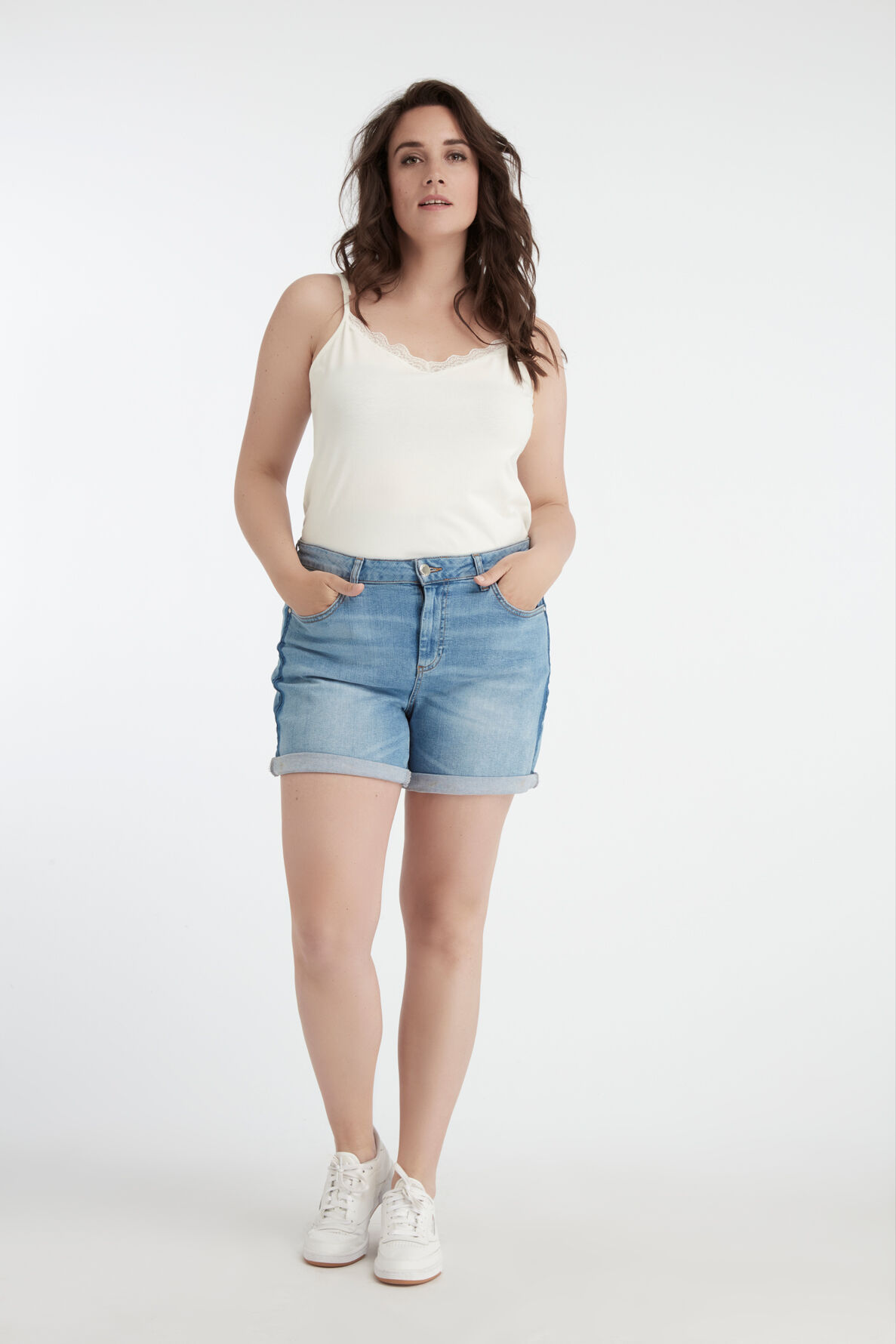 Top met spaghettibandjes image number 3