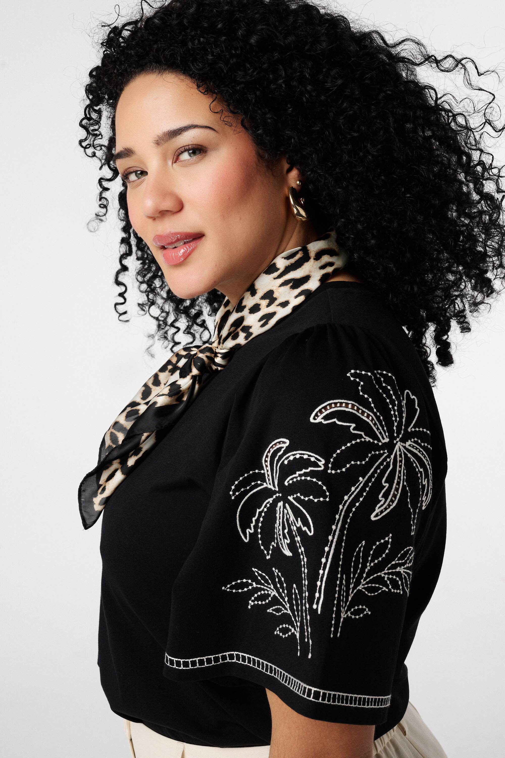 T-shirt met broderie image number 4