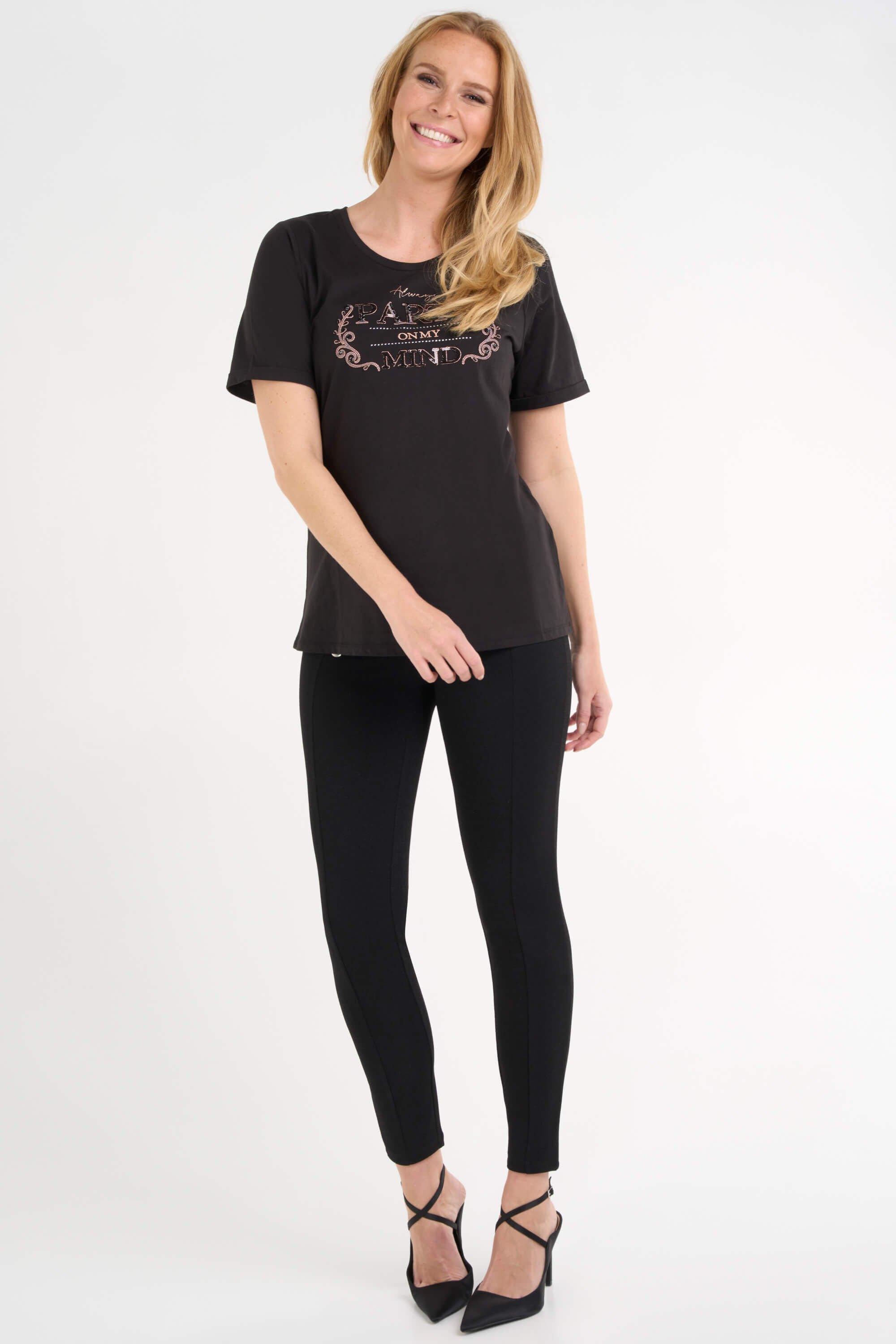 T-shirt met opdruk en pailletten image number 5