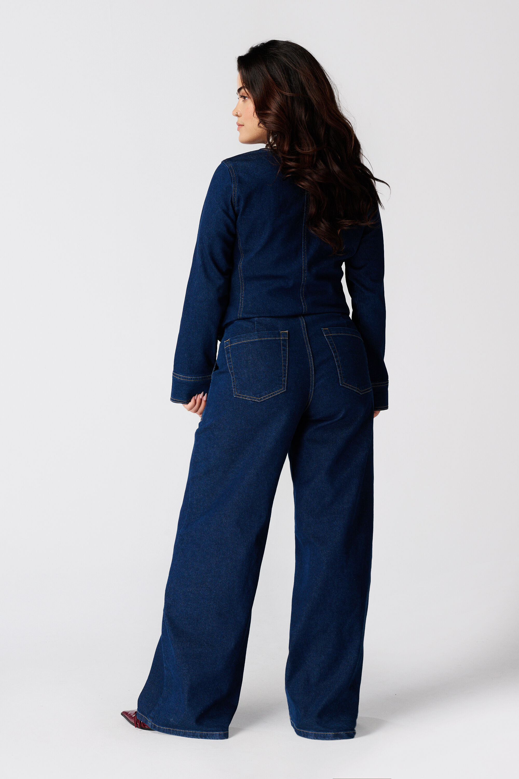 Wide leg jeans met sierknopen image number 3
