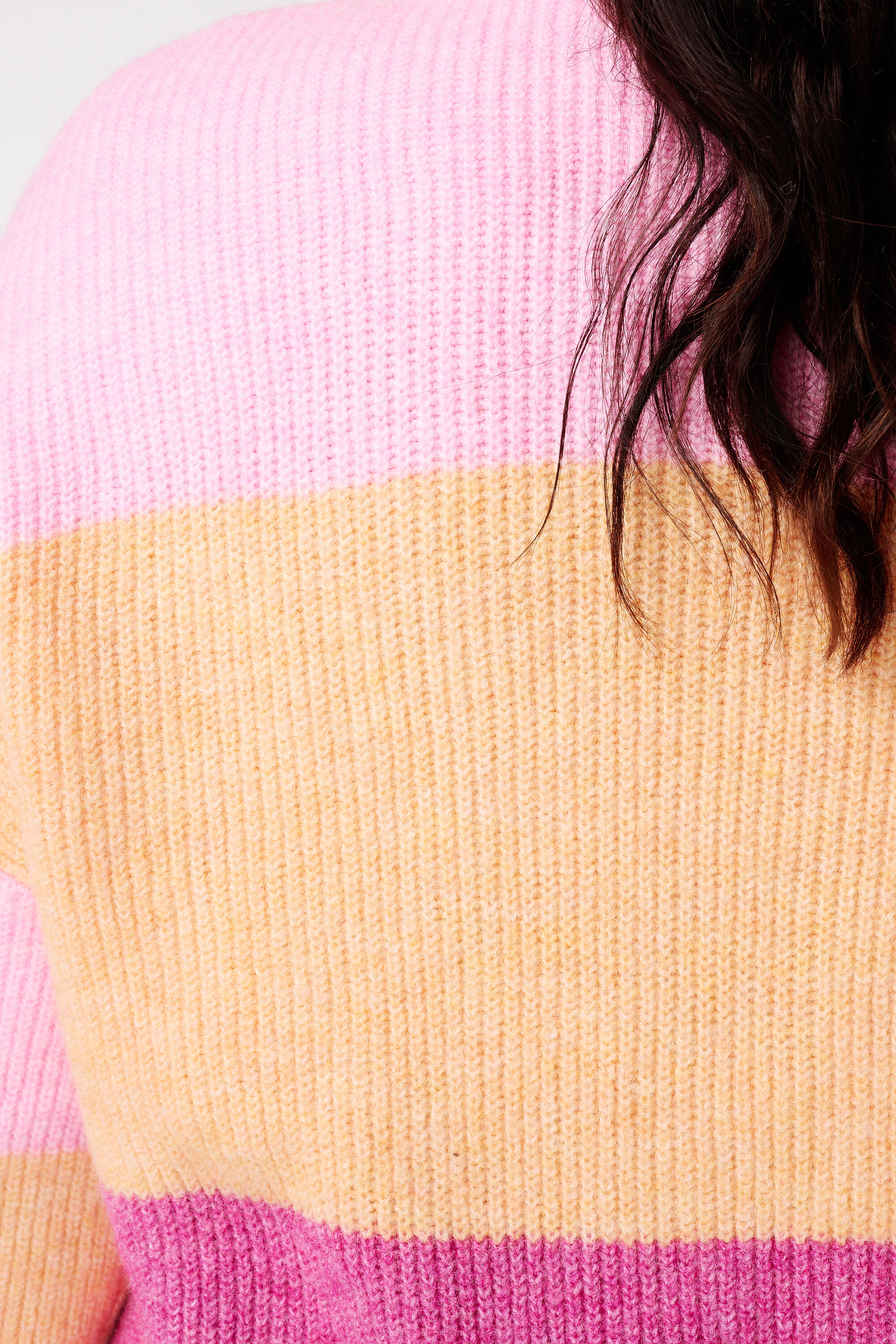 Gebreide trui met uitlopende mouwen image number 6