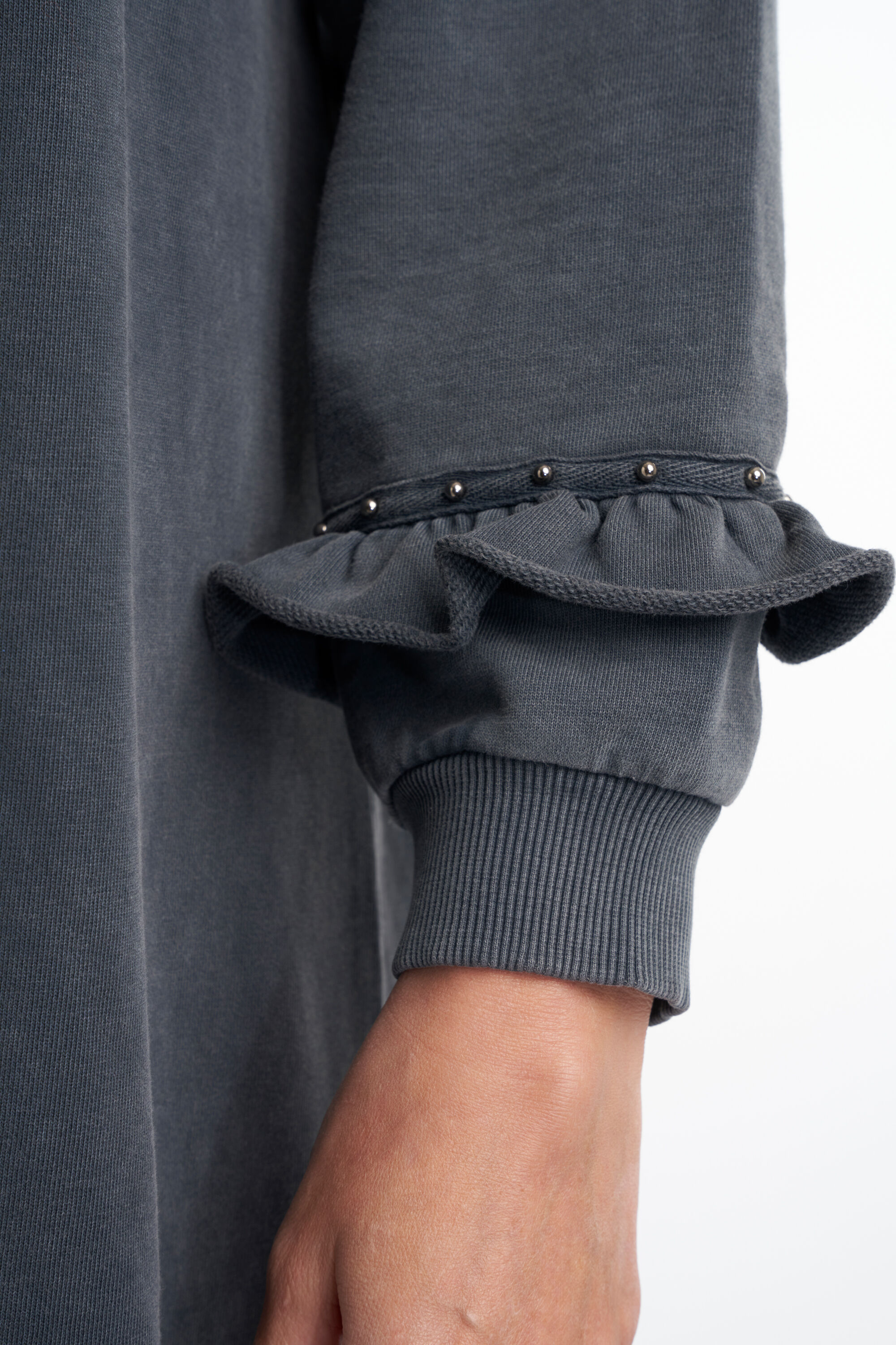 Sweater jurk met studs  image number 6