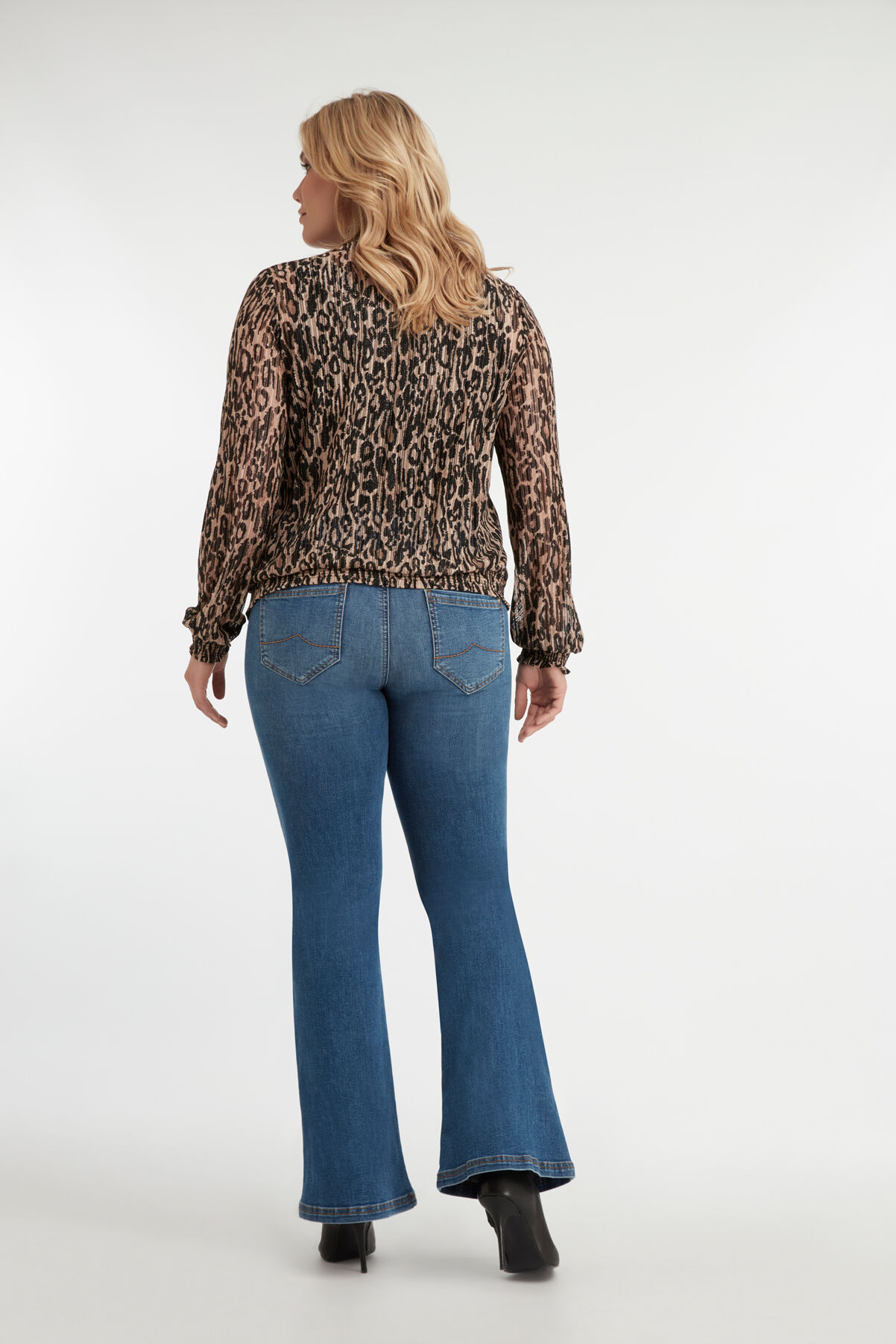 Semi-transparante top image number 4