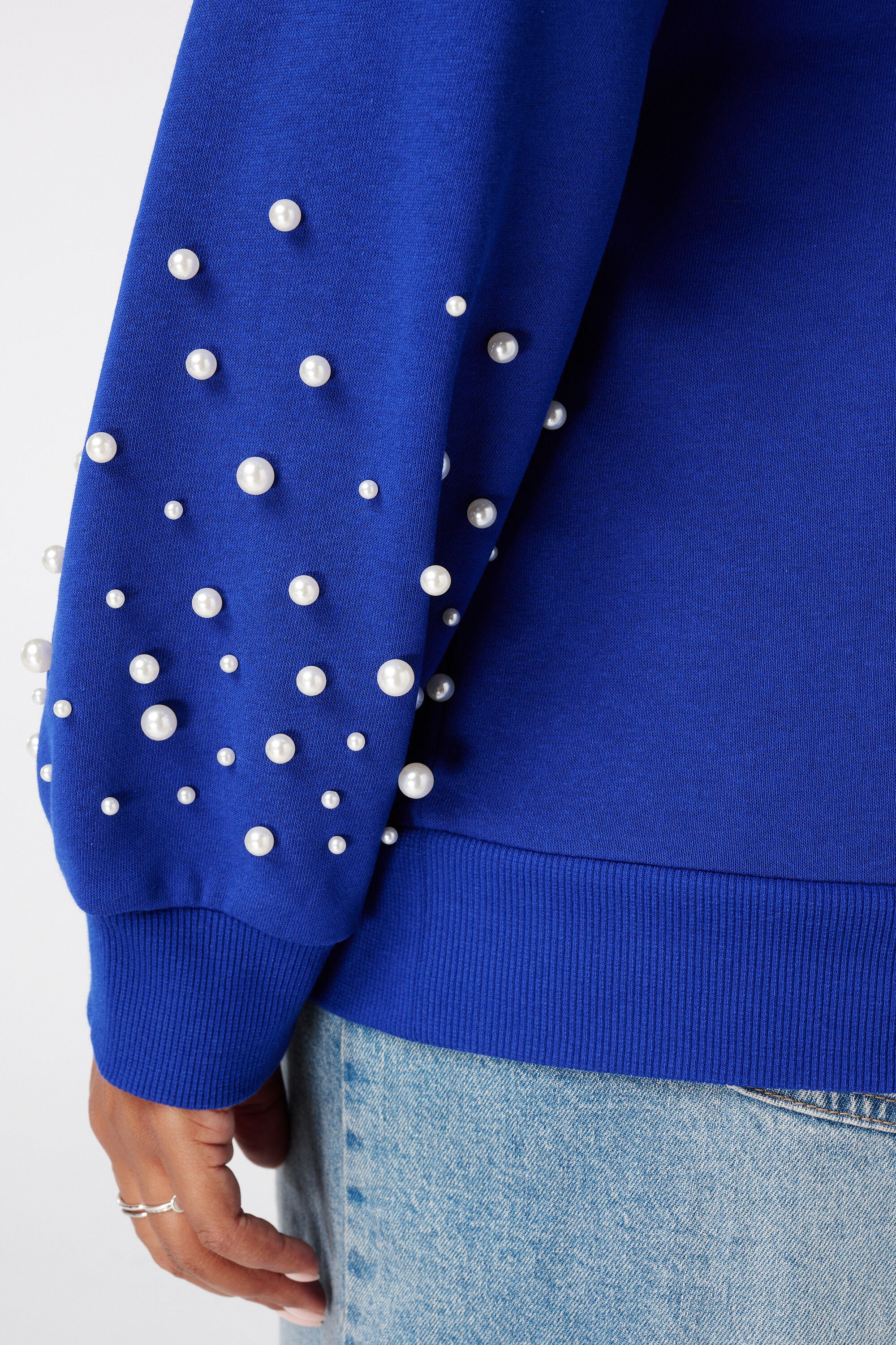 Sweater met parel detail image number 6
