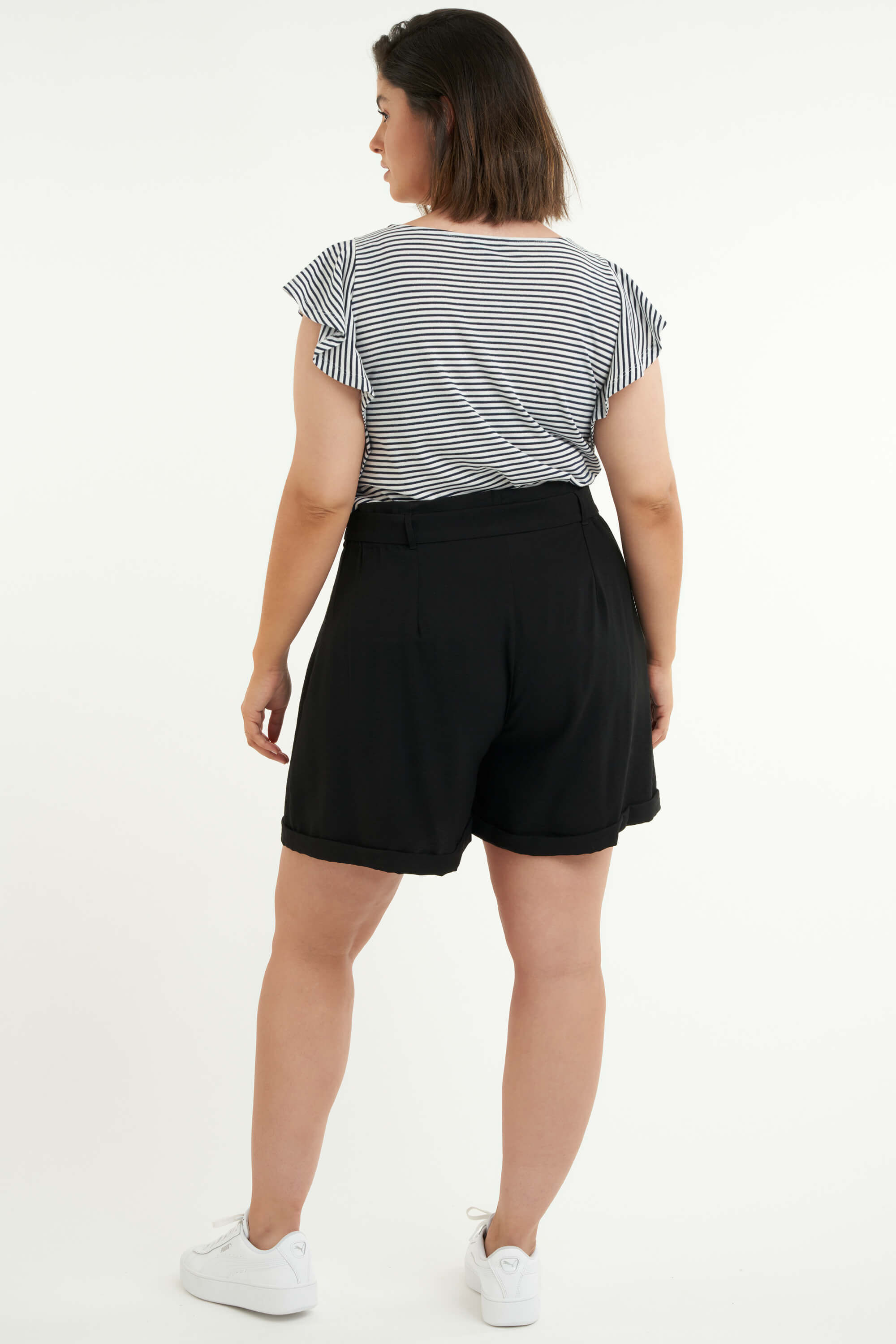 Short met ceintuur image number 4