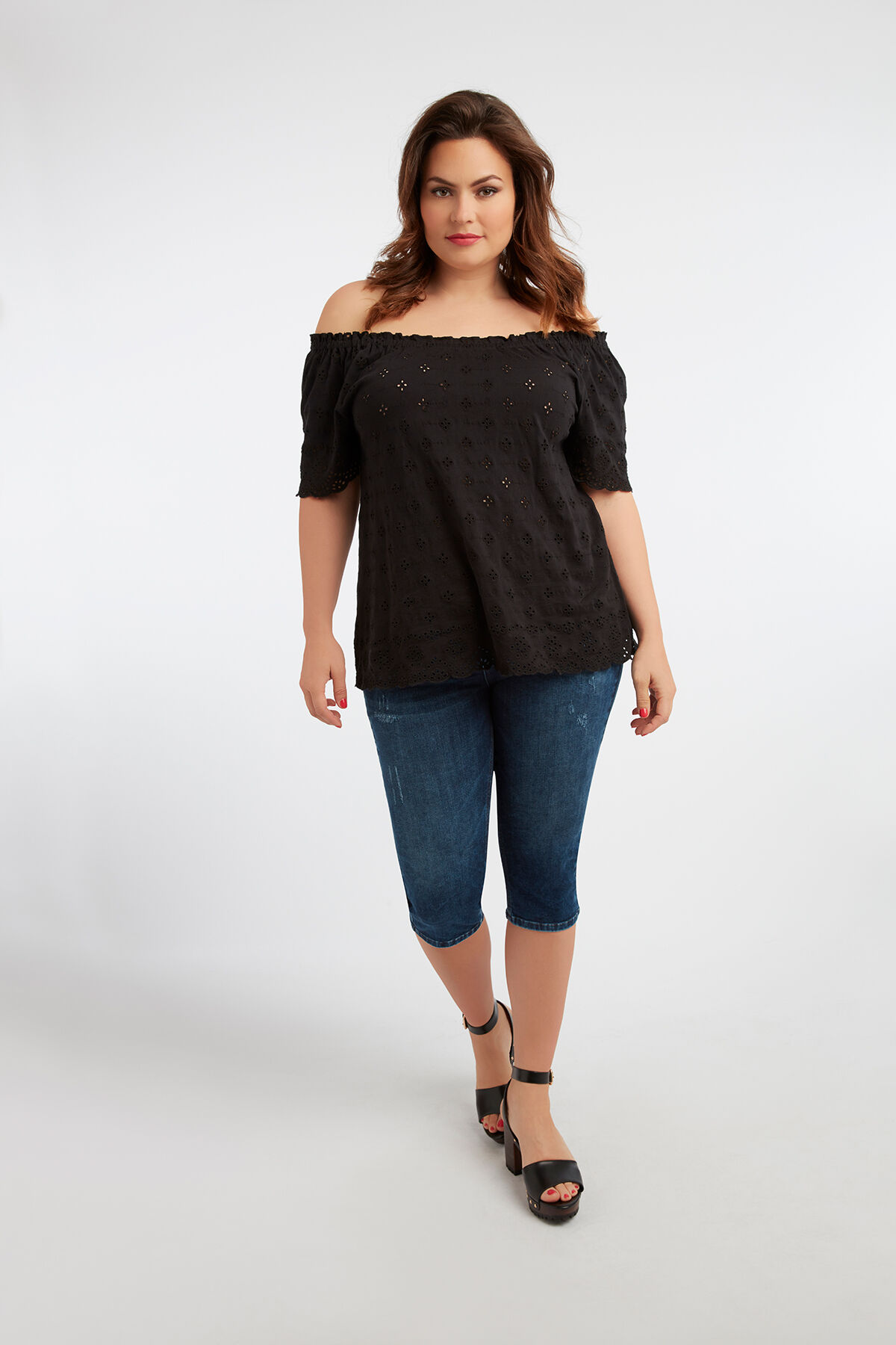 Off-shoulder top met broderie image number 7