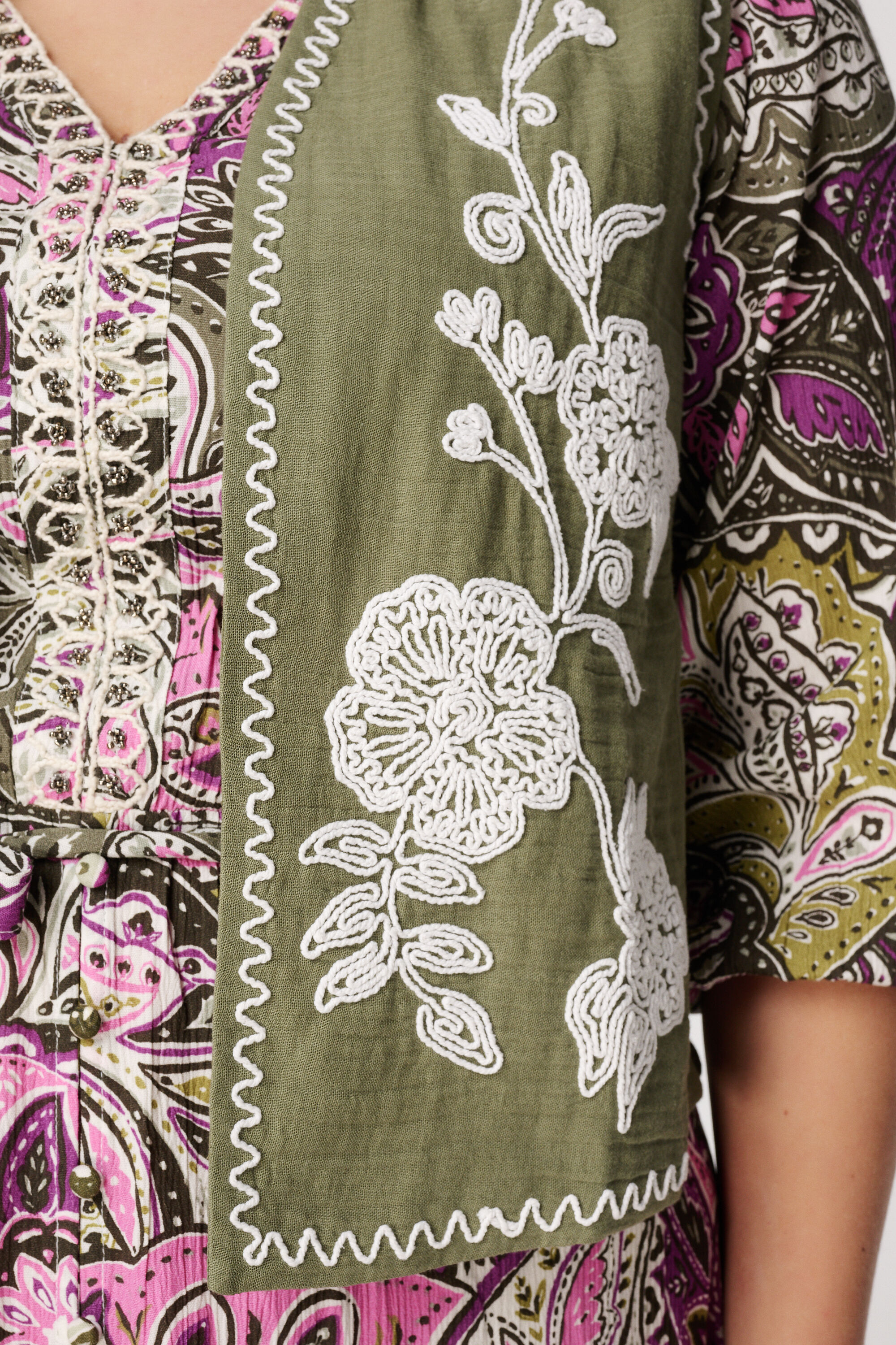 Gilet met borduursels  image number 4