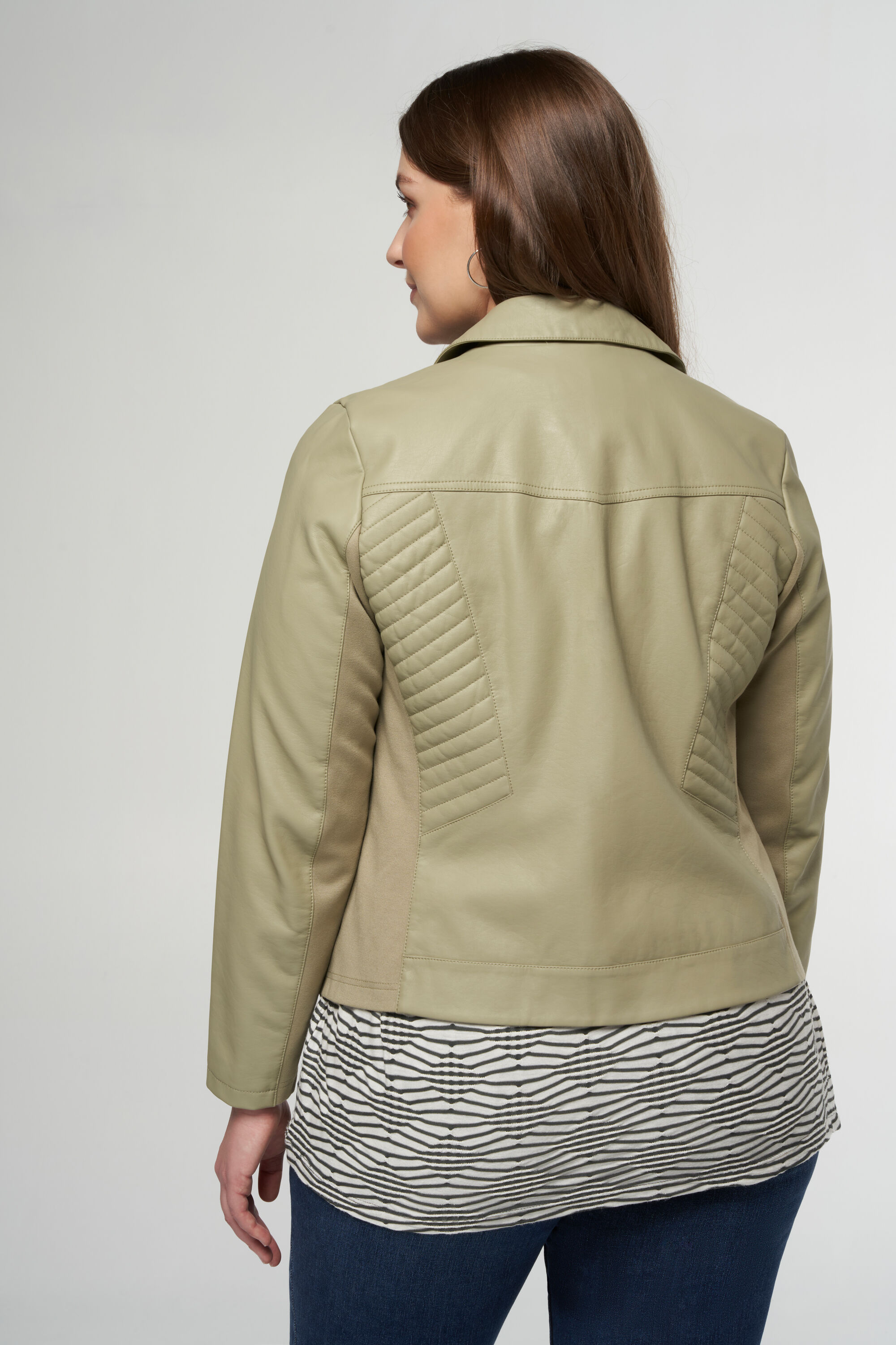 Leerlook jasje met zilveren details image number 3