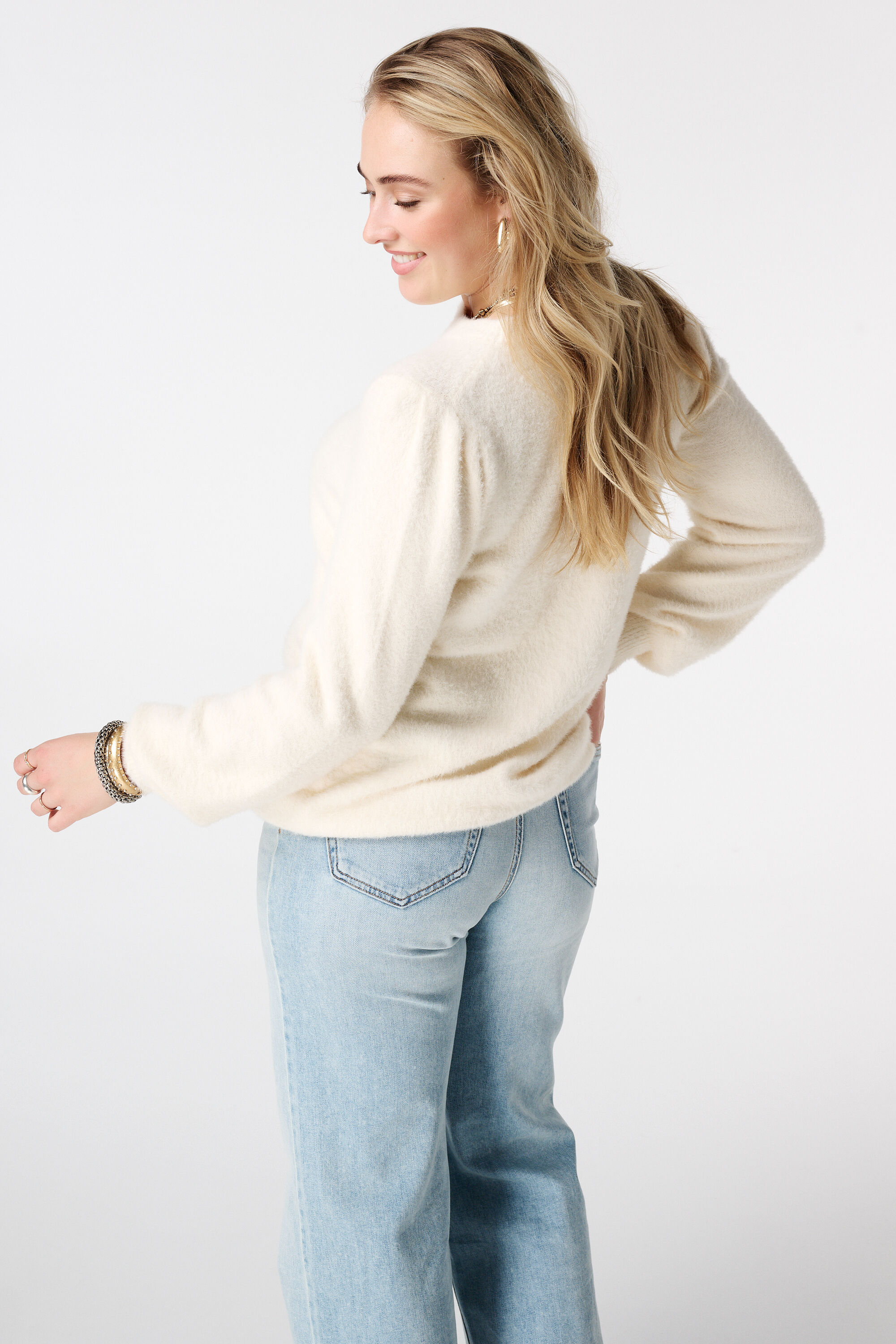 Gebreide trui van zachte garen image number 3