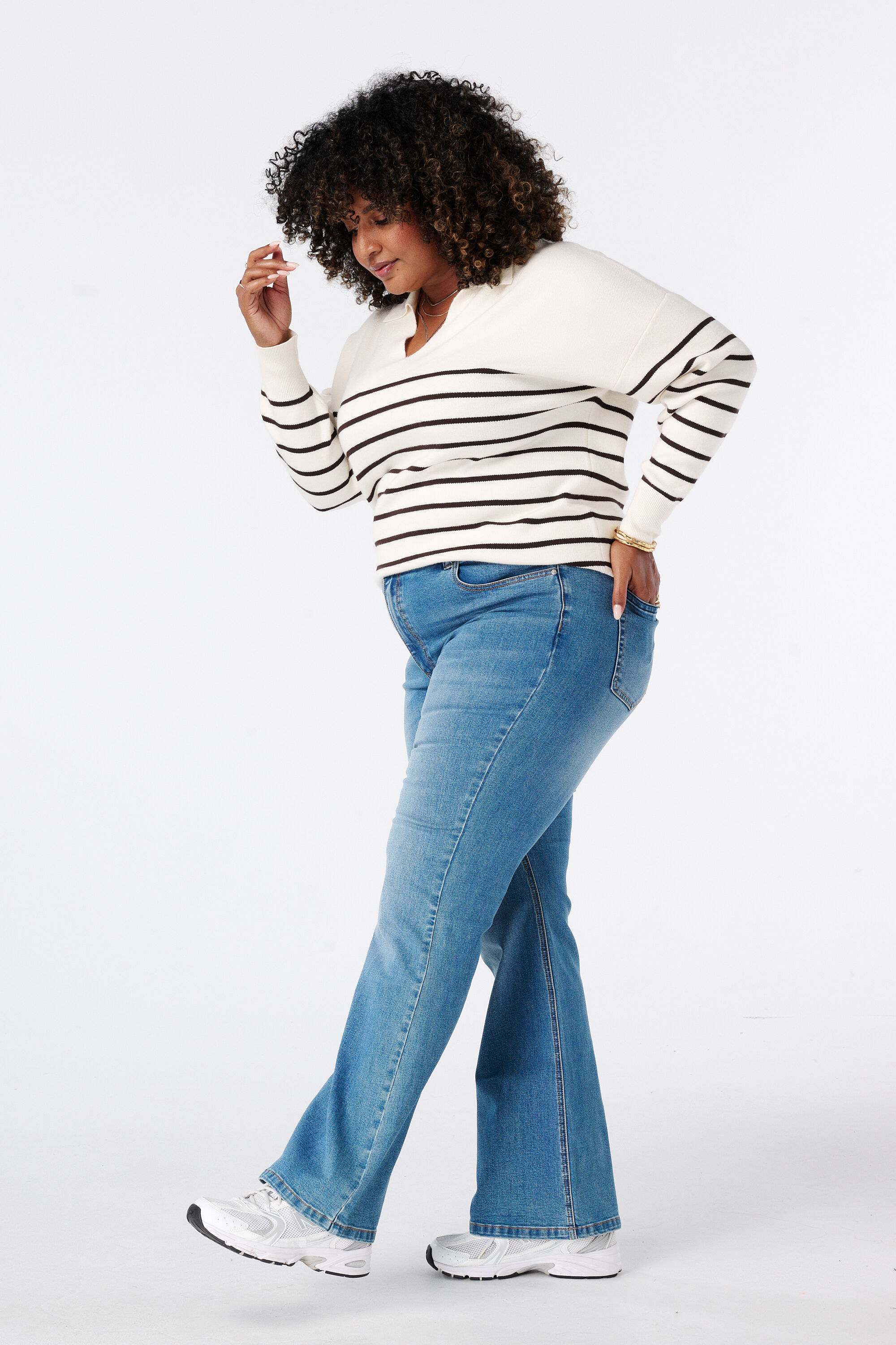 Flared leg jeans JASMIN image number 6