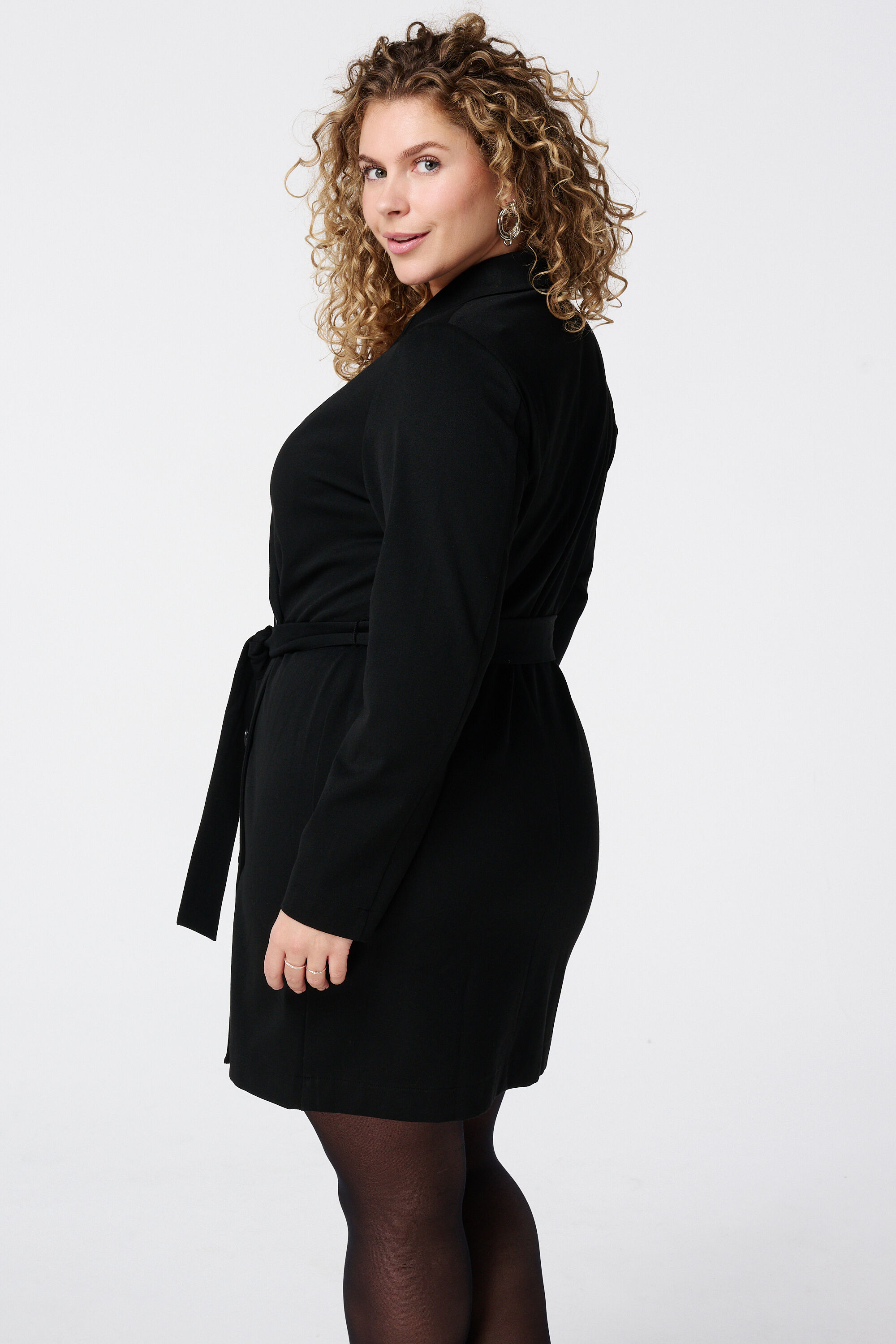 Wikkeljurk met strikkoord image number 3