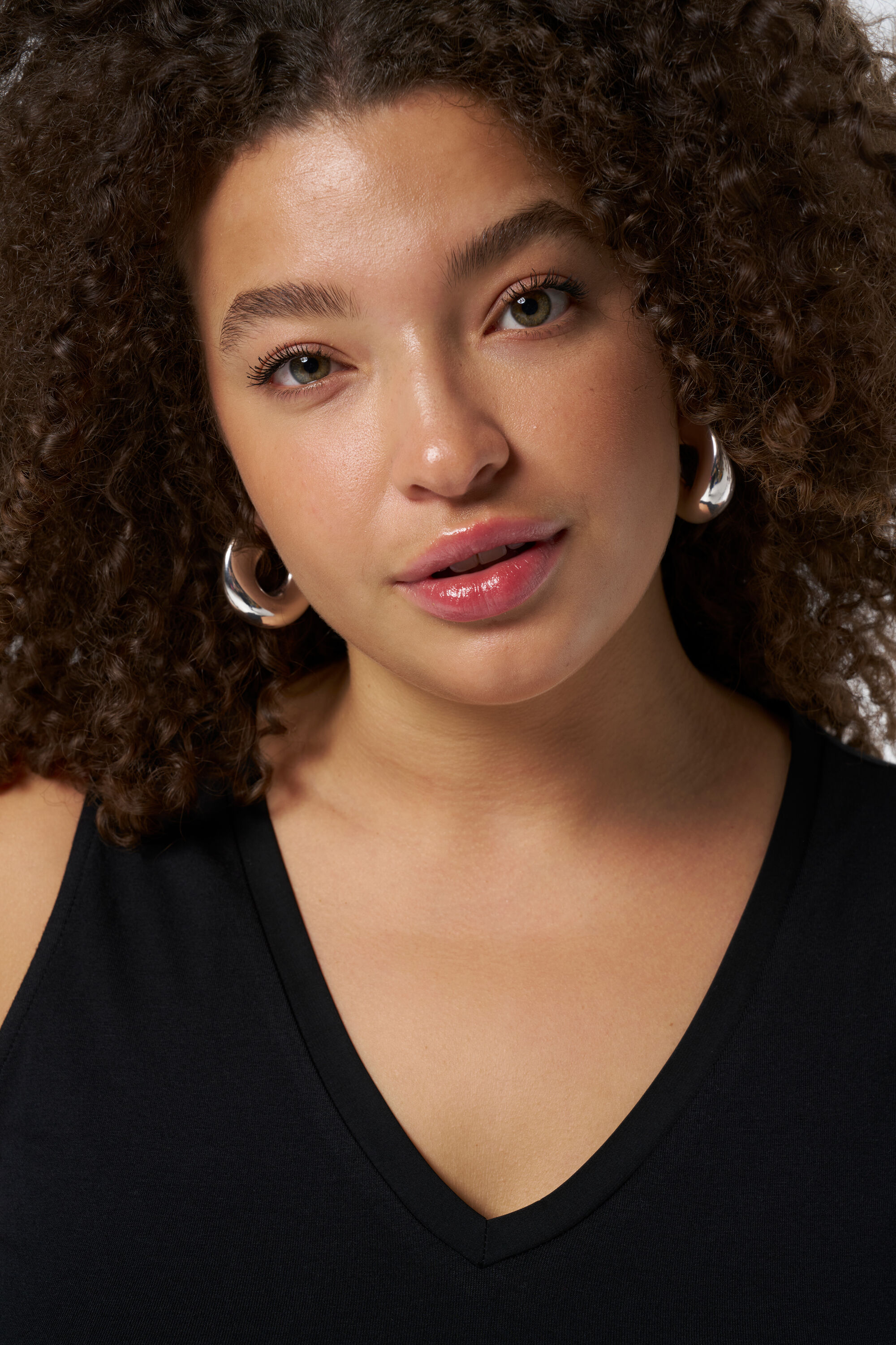 Mouwloze top met V-hals image number 4