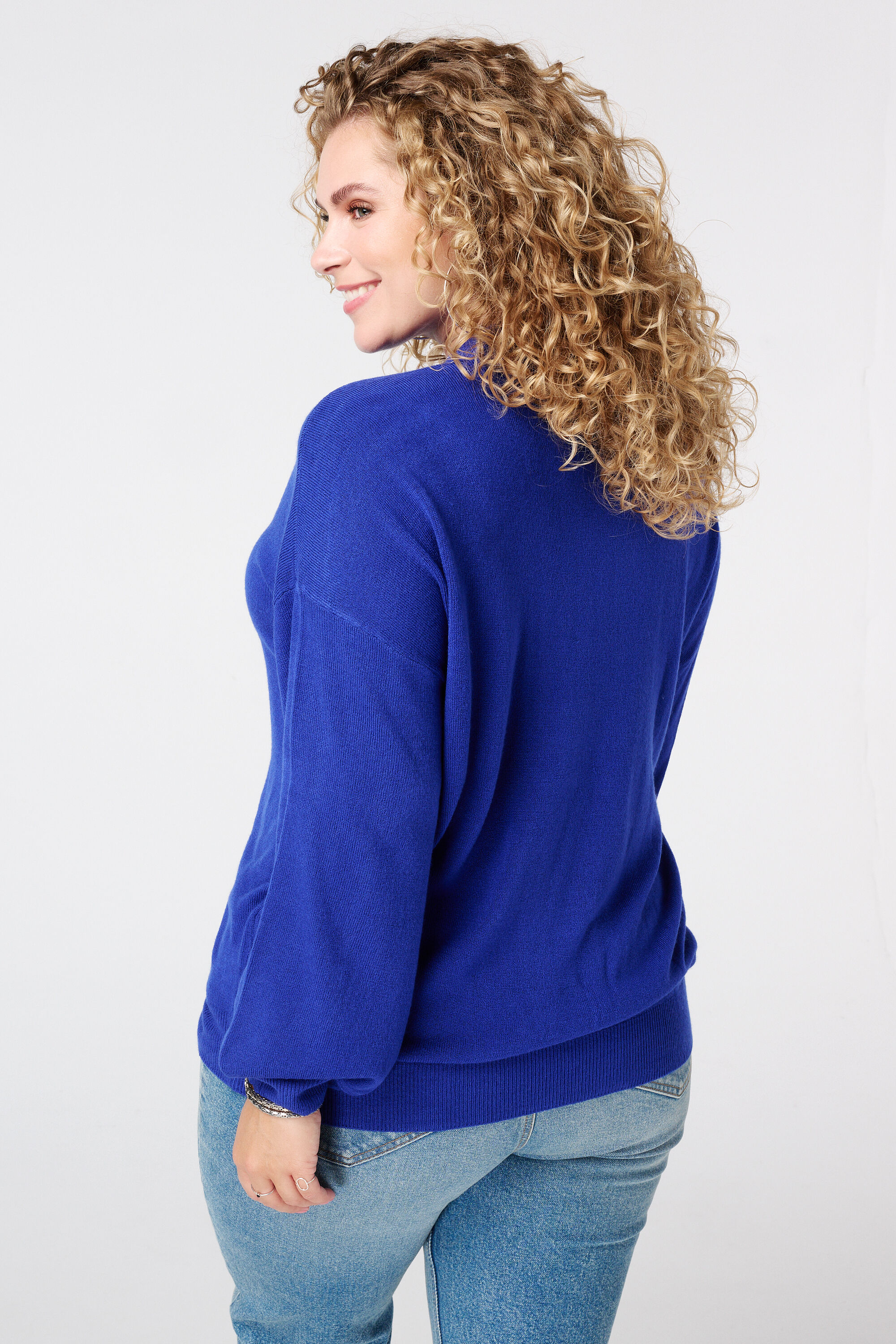 Fijn gebreide trui met ballonmouwen image number 3