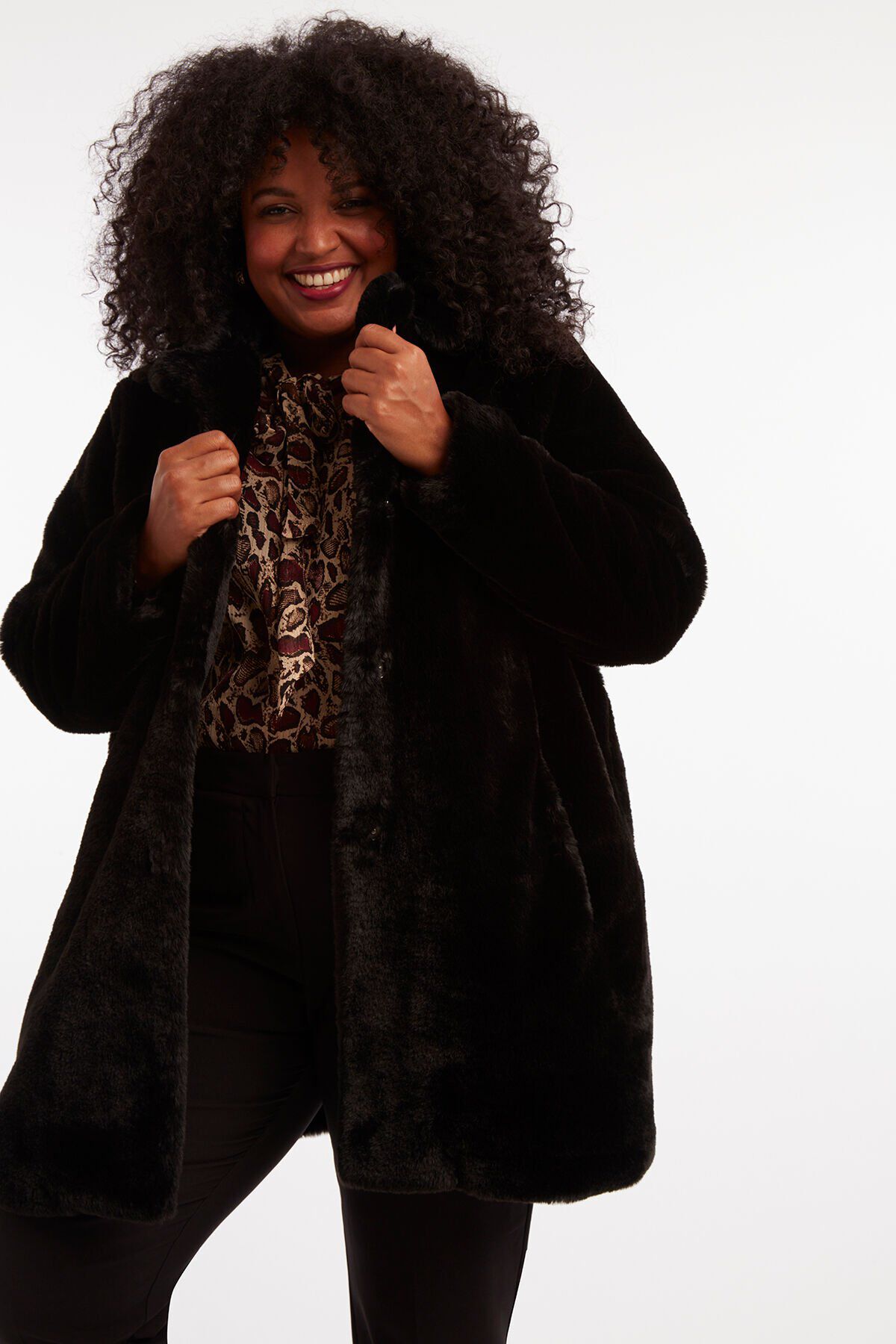 Imitatie bontjas image number 4