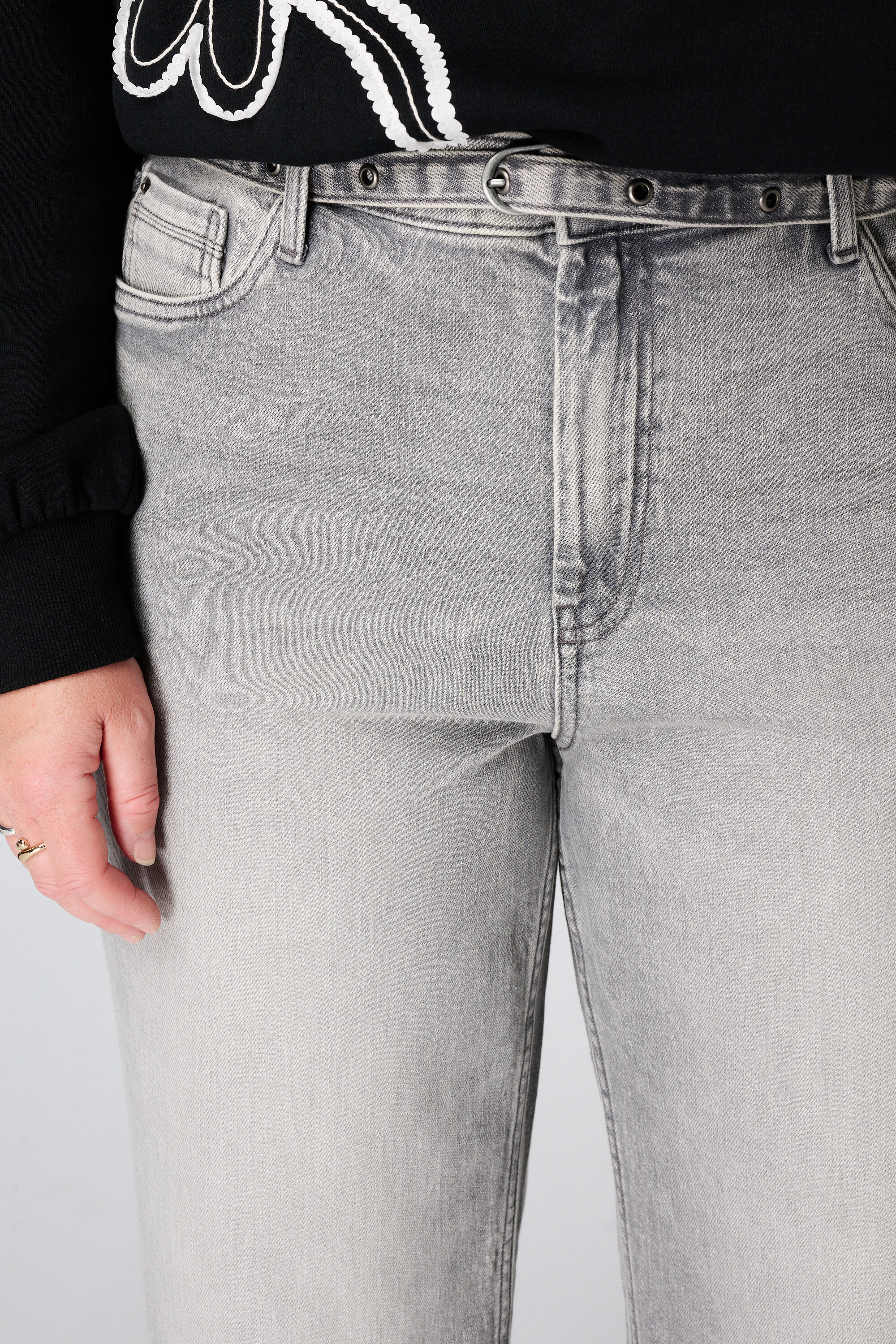 Wide leg jeans met riempje image number 4