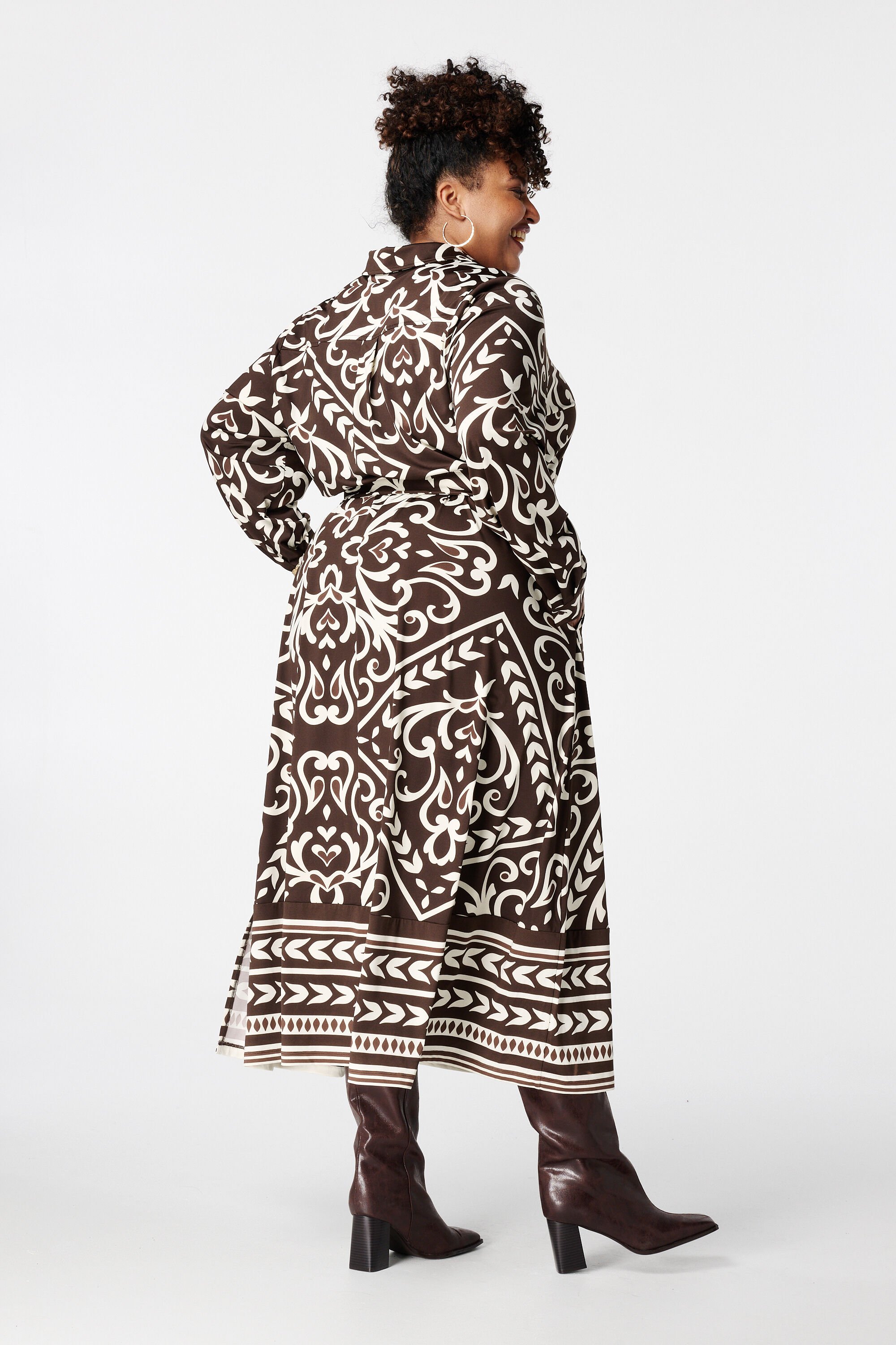 Jurk met paisley print en ceintuur image number 3