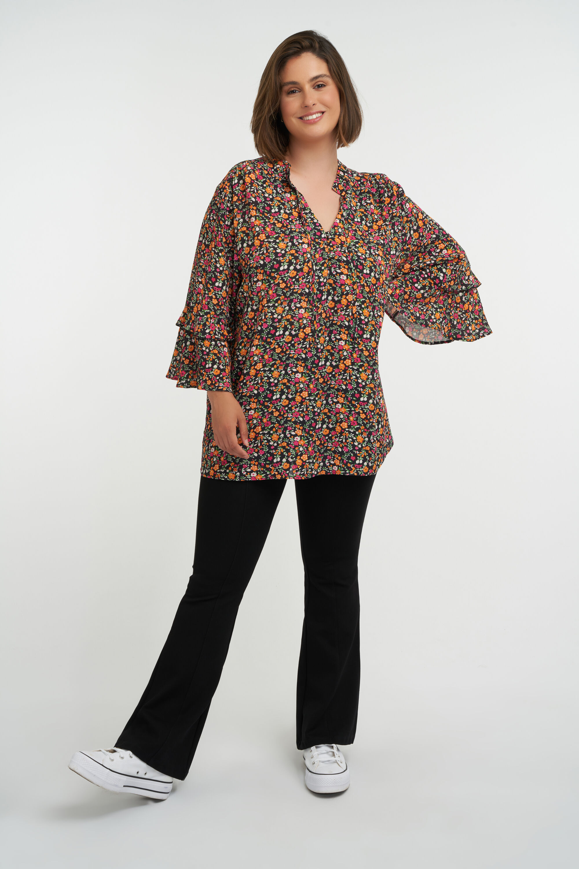 Blouse met volants en knoopjes image number 6