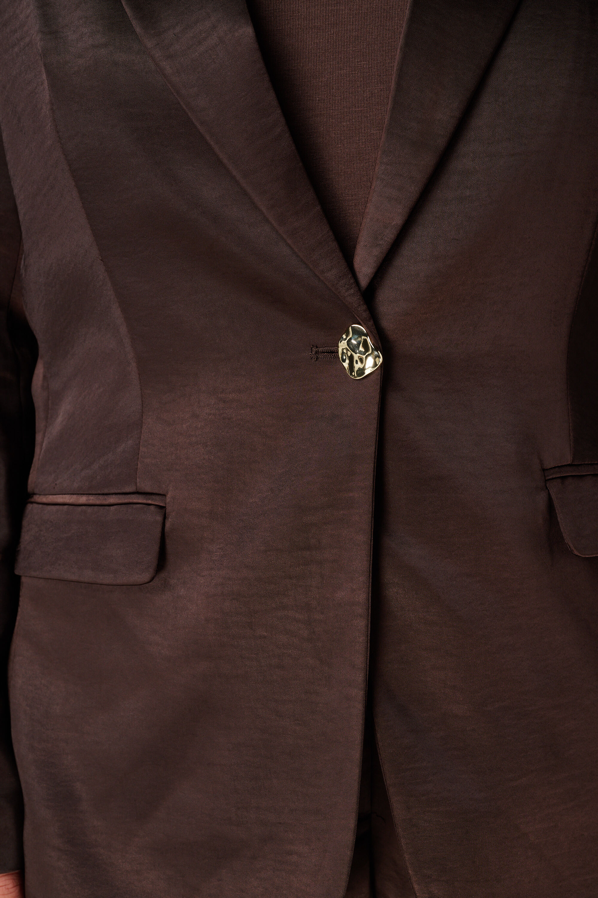 Satijnen blazer met gouden knoop image number 6