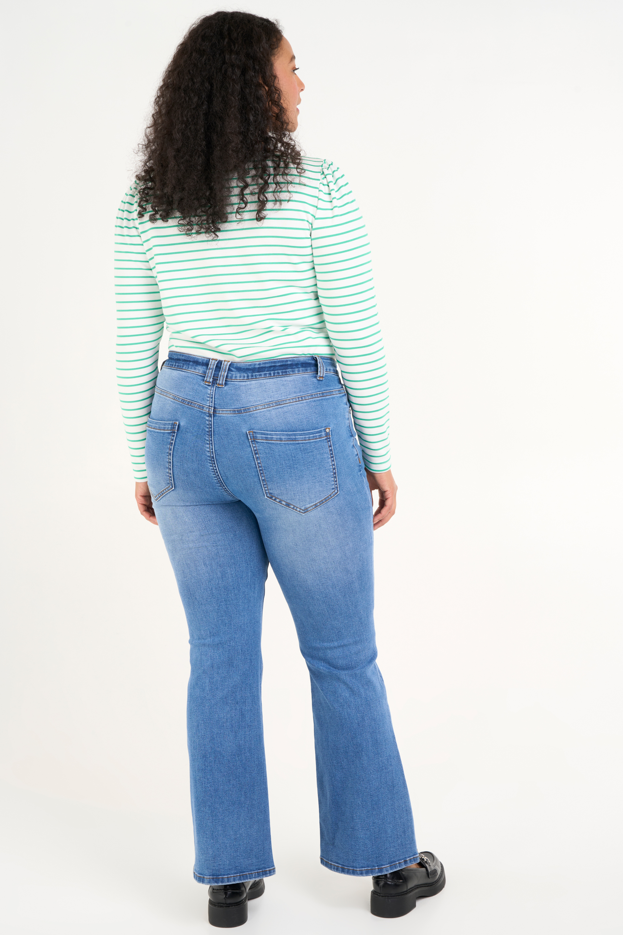 Flared jeans image number 3
