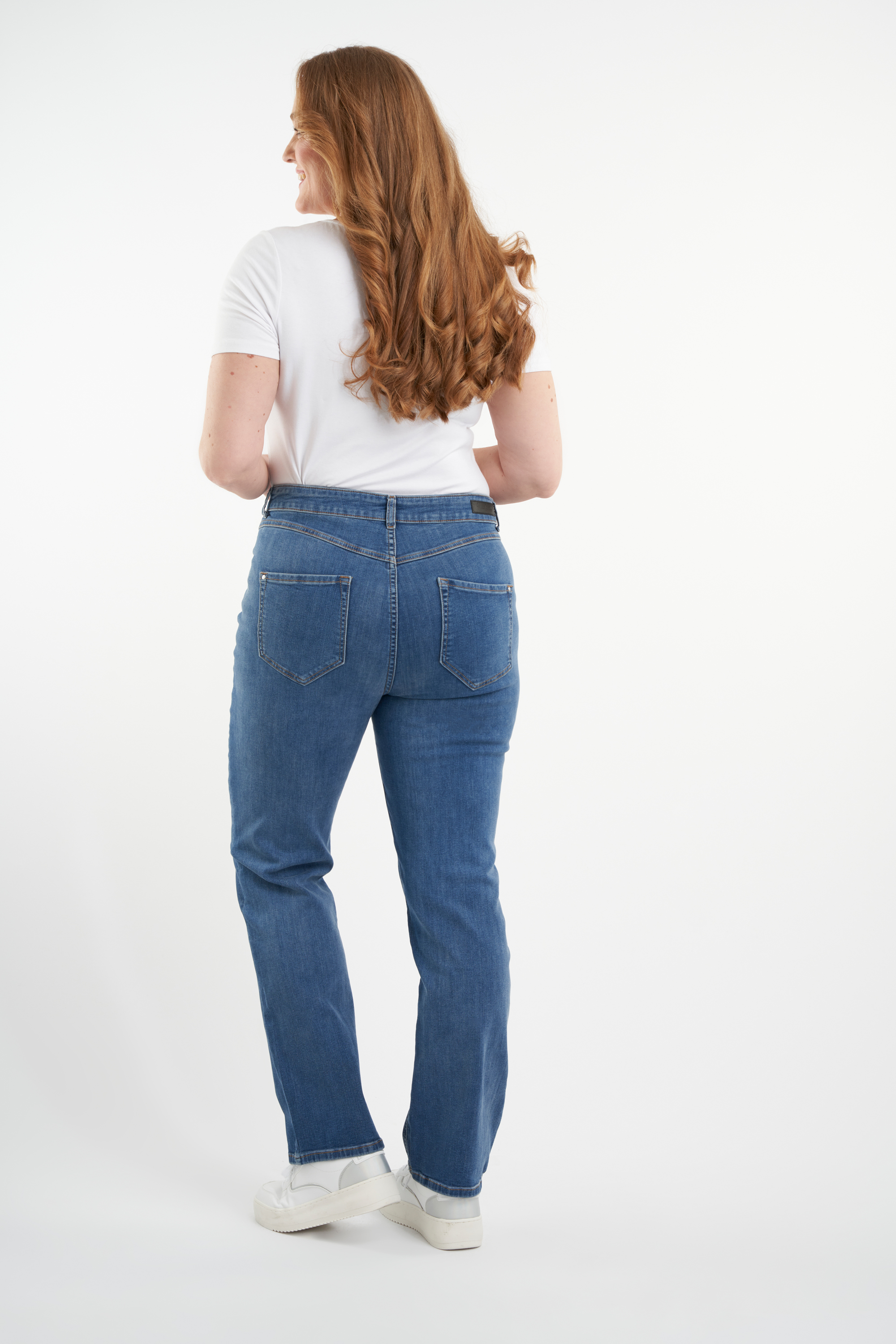 Straight leg jeans SHAPES image number 5