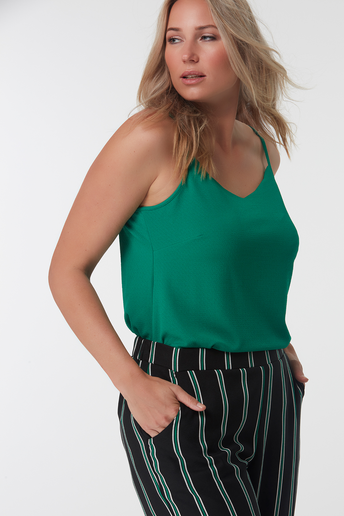 Shivadiva Top met spaghettibandjes zwart-wit gestreept patroon Mode Tops Tops met spaghettibandjes Shivadiva Top met spaghettibandjes zwart-wit gestreept patroon Mode Tops Tops met spaghettibandjes