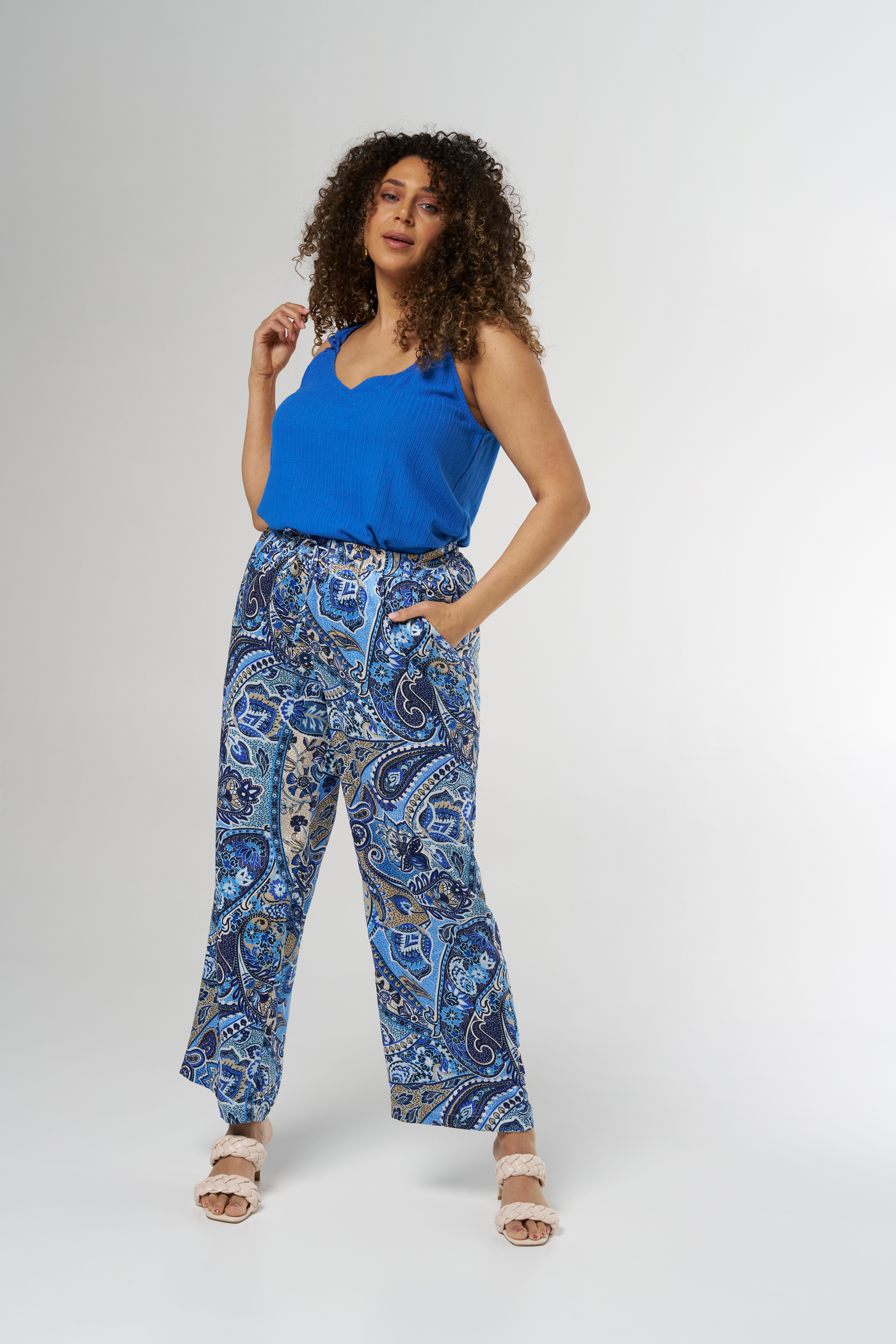 Ruimvallende broek met print