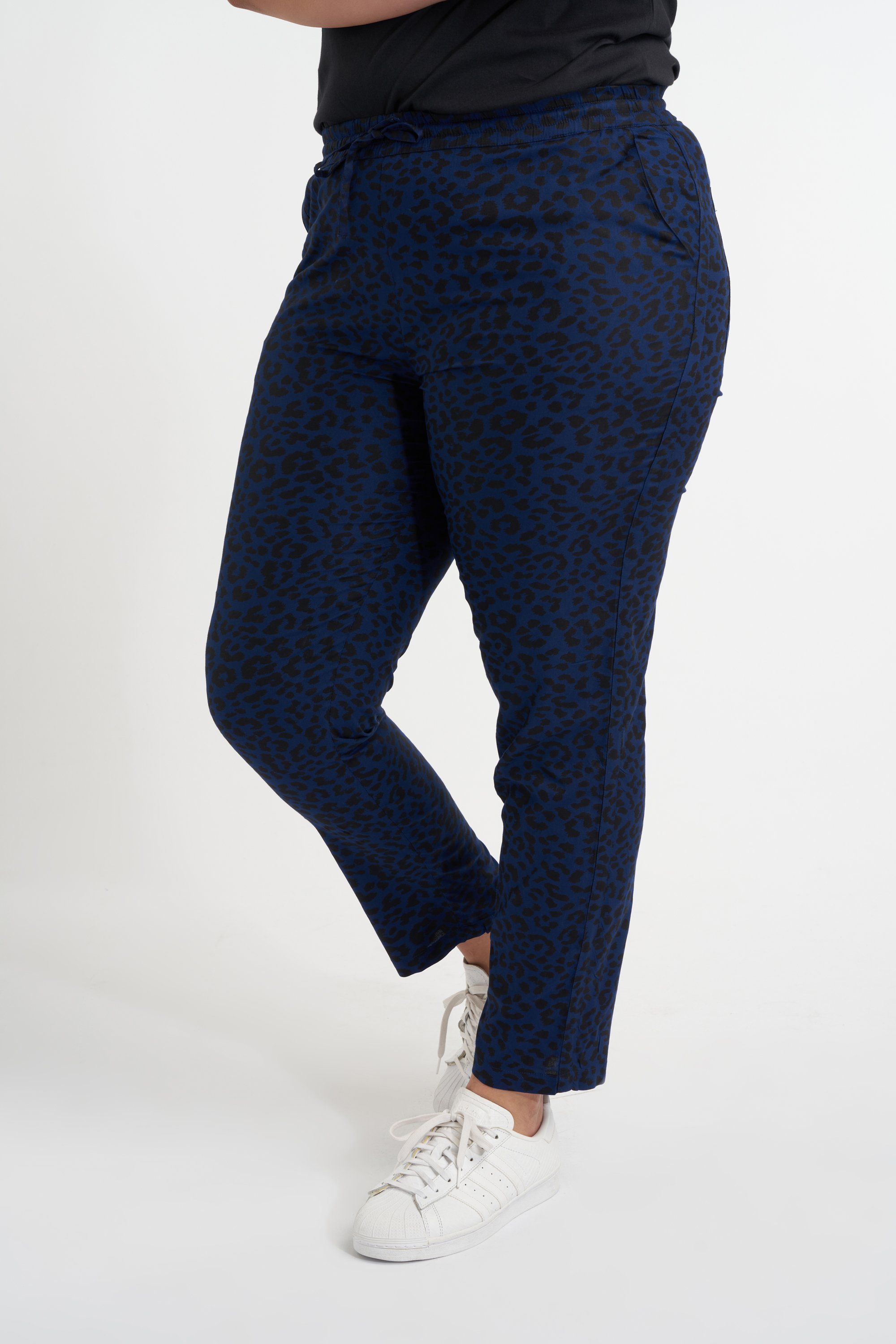 Zwart Losvallende broek bij MS Mode®