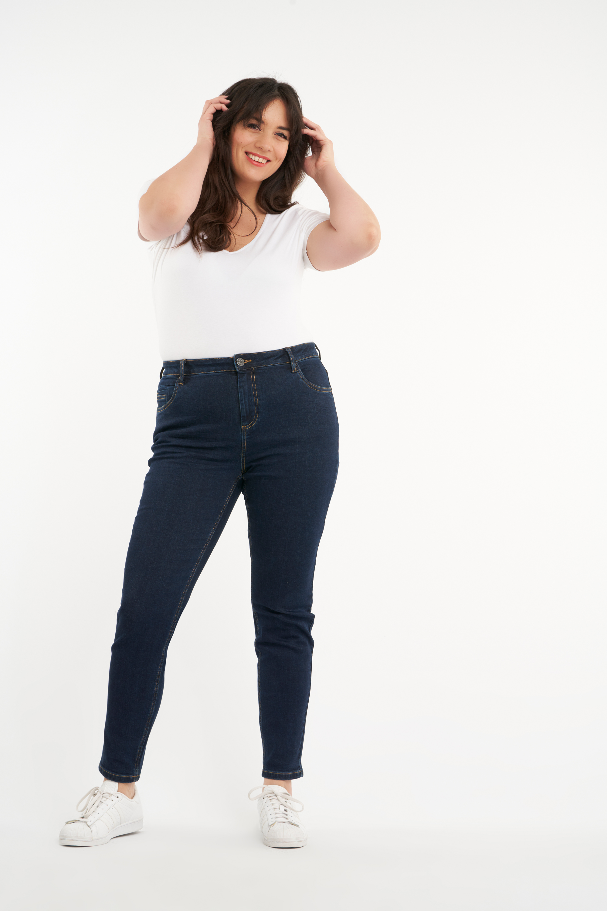 Slim leg jeans IRIS image number 6