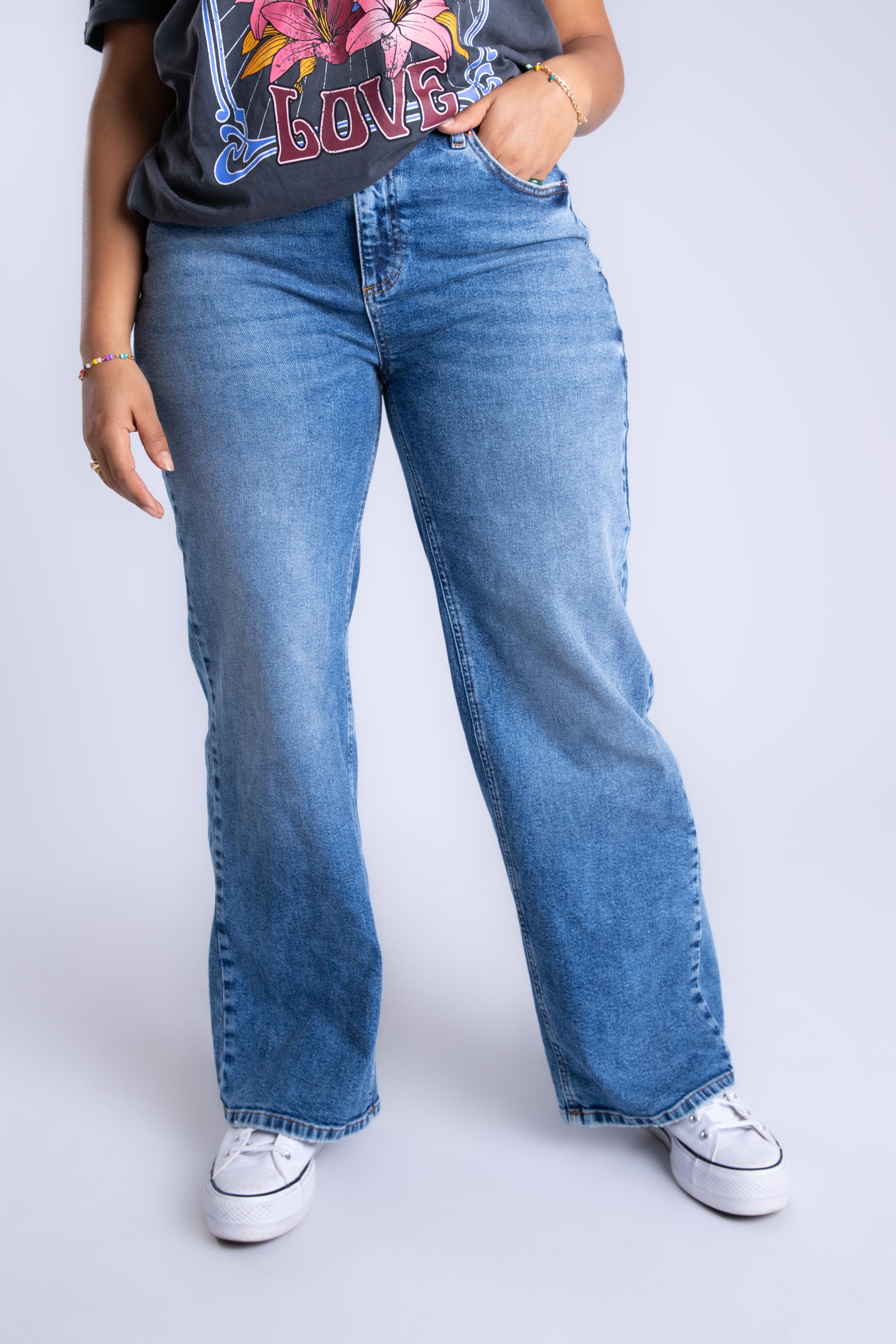 Mid waist stretch jeans, wide leg blauw denim • Prijs € 27,99 • online shop