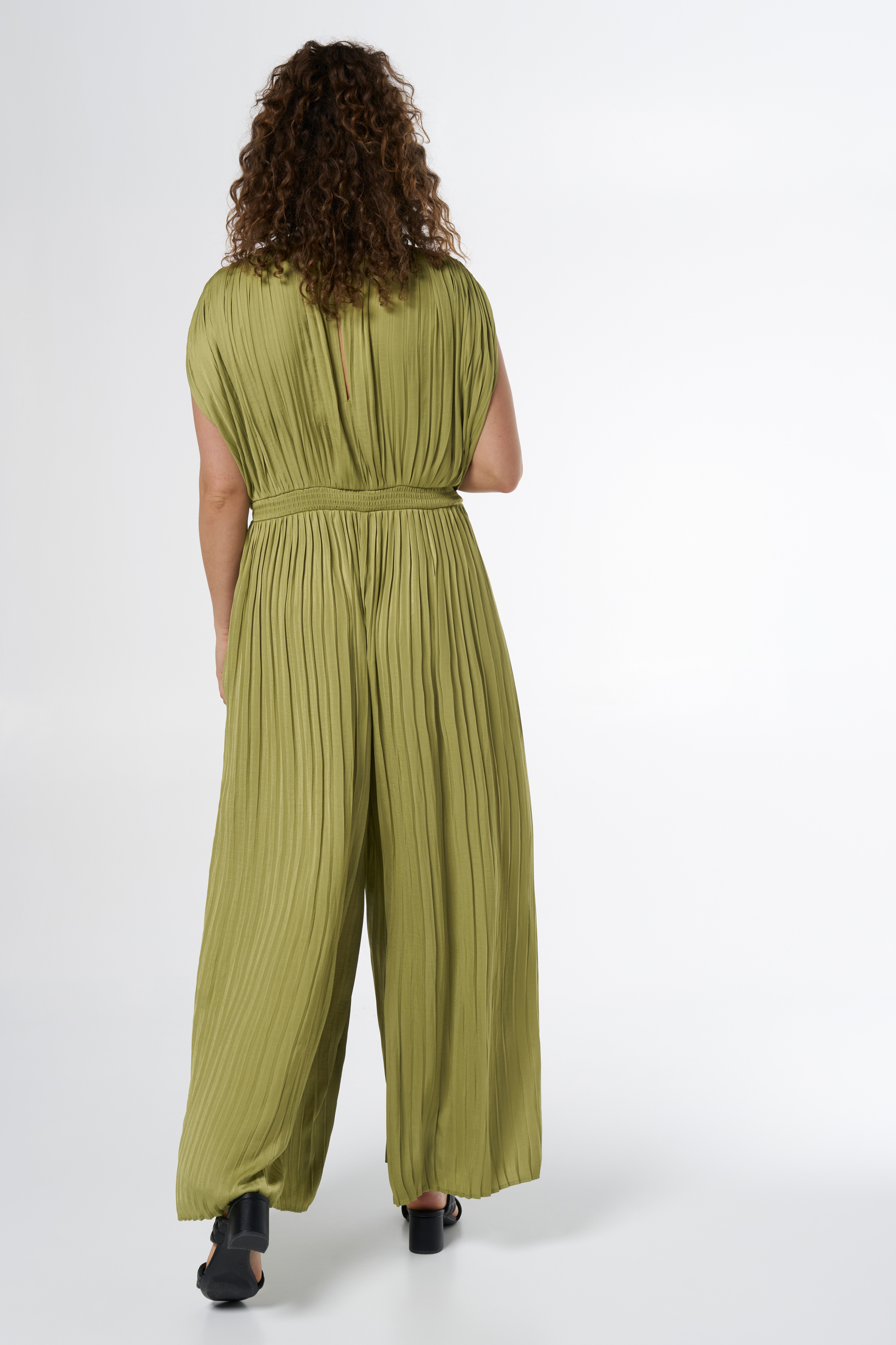 Travel jumpsuit wijde pijp lichtgroen | Amy 154 | Studio Lienne