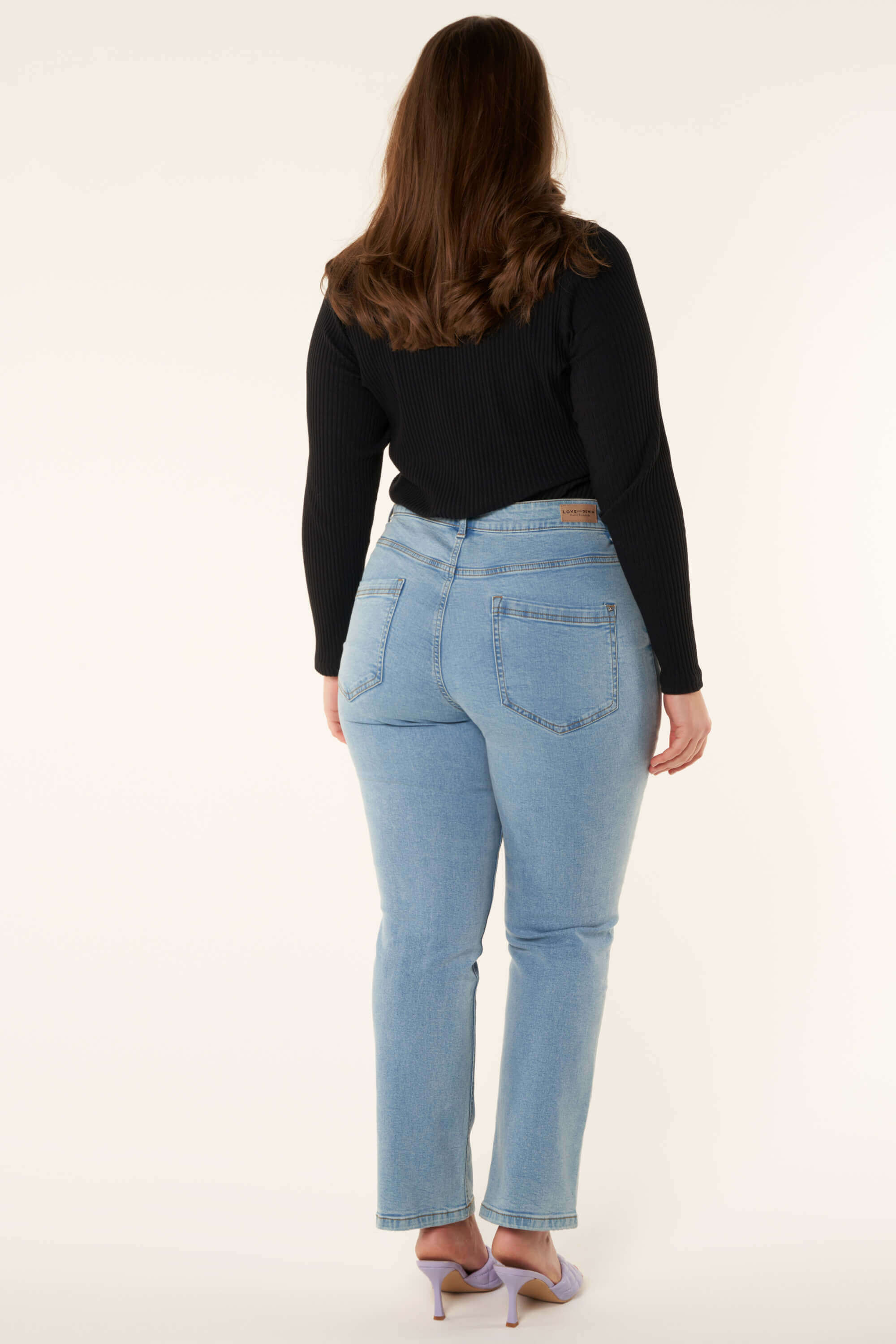 Straight leg jeans LILY 30 inch image number 4